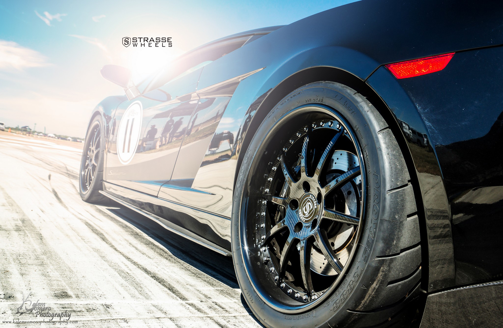 Carbon Fiber Strasse Rims on Black Lamborghini Gallardo - Photo by Strasse Forged