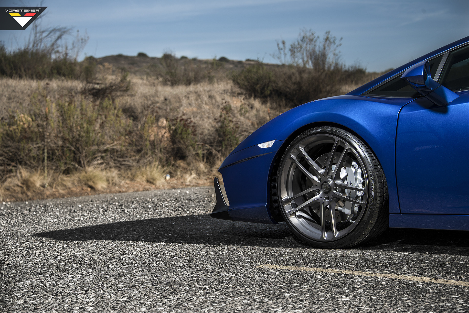 Pirelli Tires on Blue Lamborghini Gallardo - Photo by Vorstiner