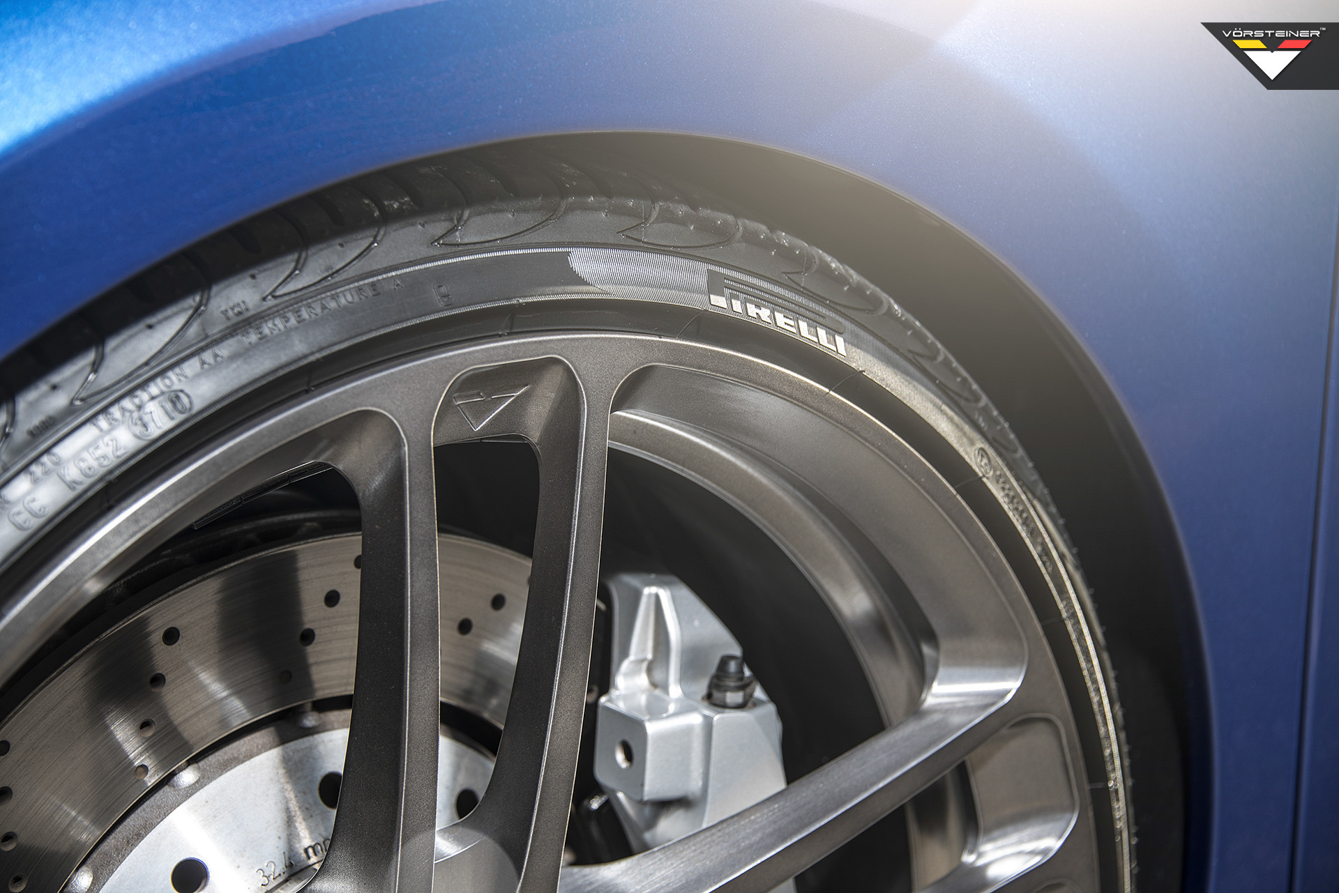 Blue Lamborghini Gallardo on Carbon Graphite Vorsteiner Rims - Photo by Vorstiner