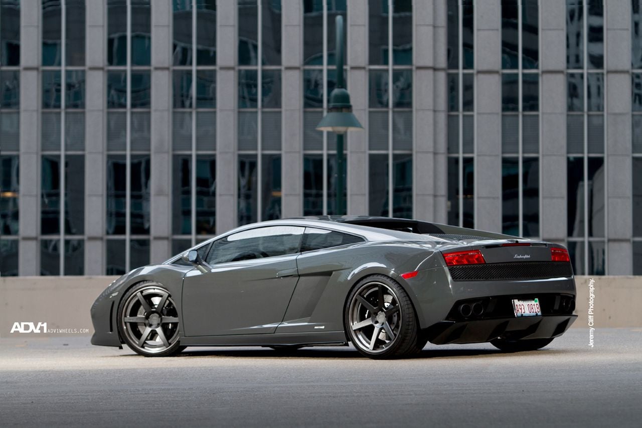Aftermarket Rear Diffuser on Custom Painted Lamborghini Gallardo - Photo by ADV.1