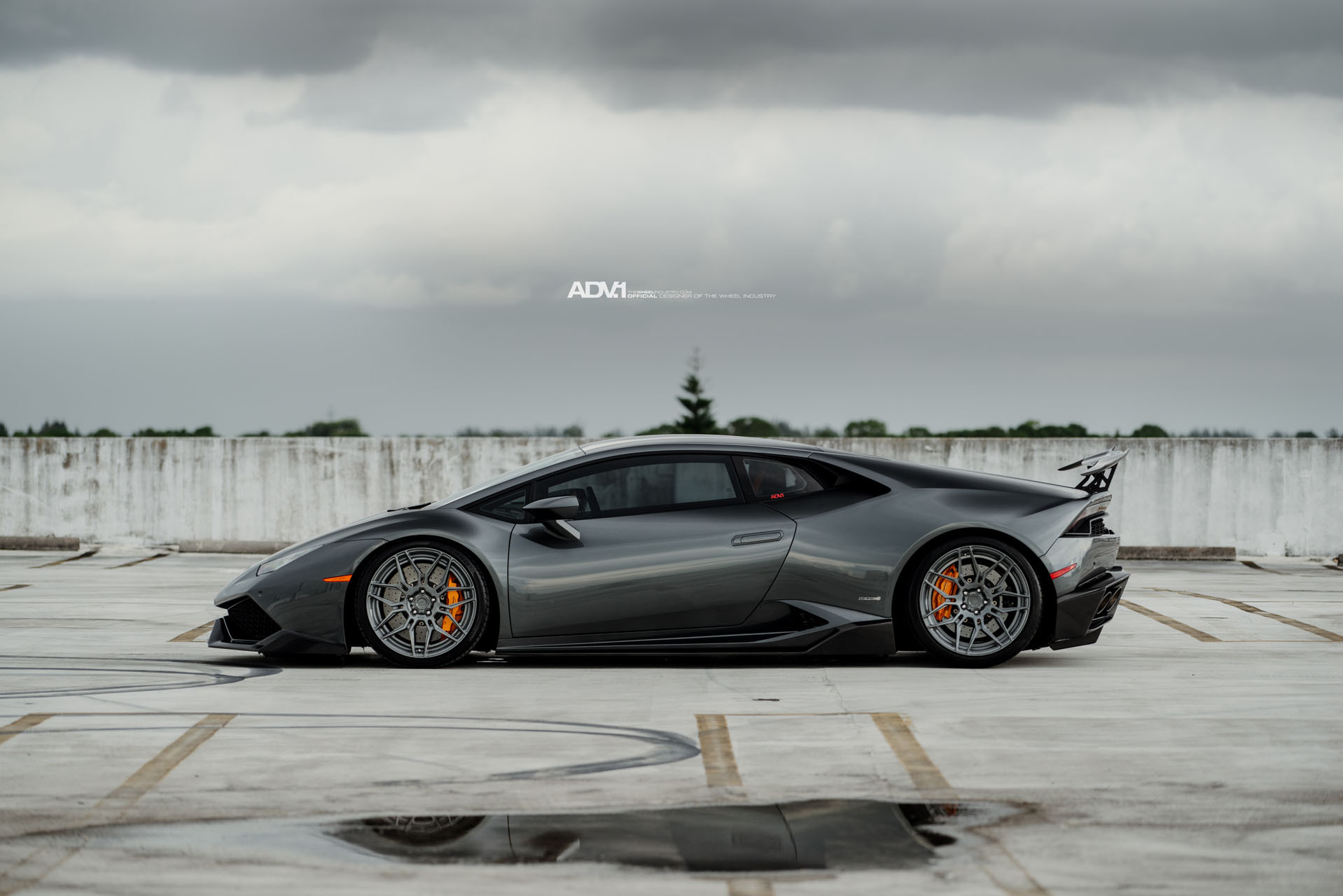 Graphite Shark Slammed Lamborghini Huracan CARiD Gallery graphite-shark-slammed-lamborghini-huracan-carid-gallery