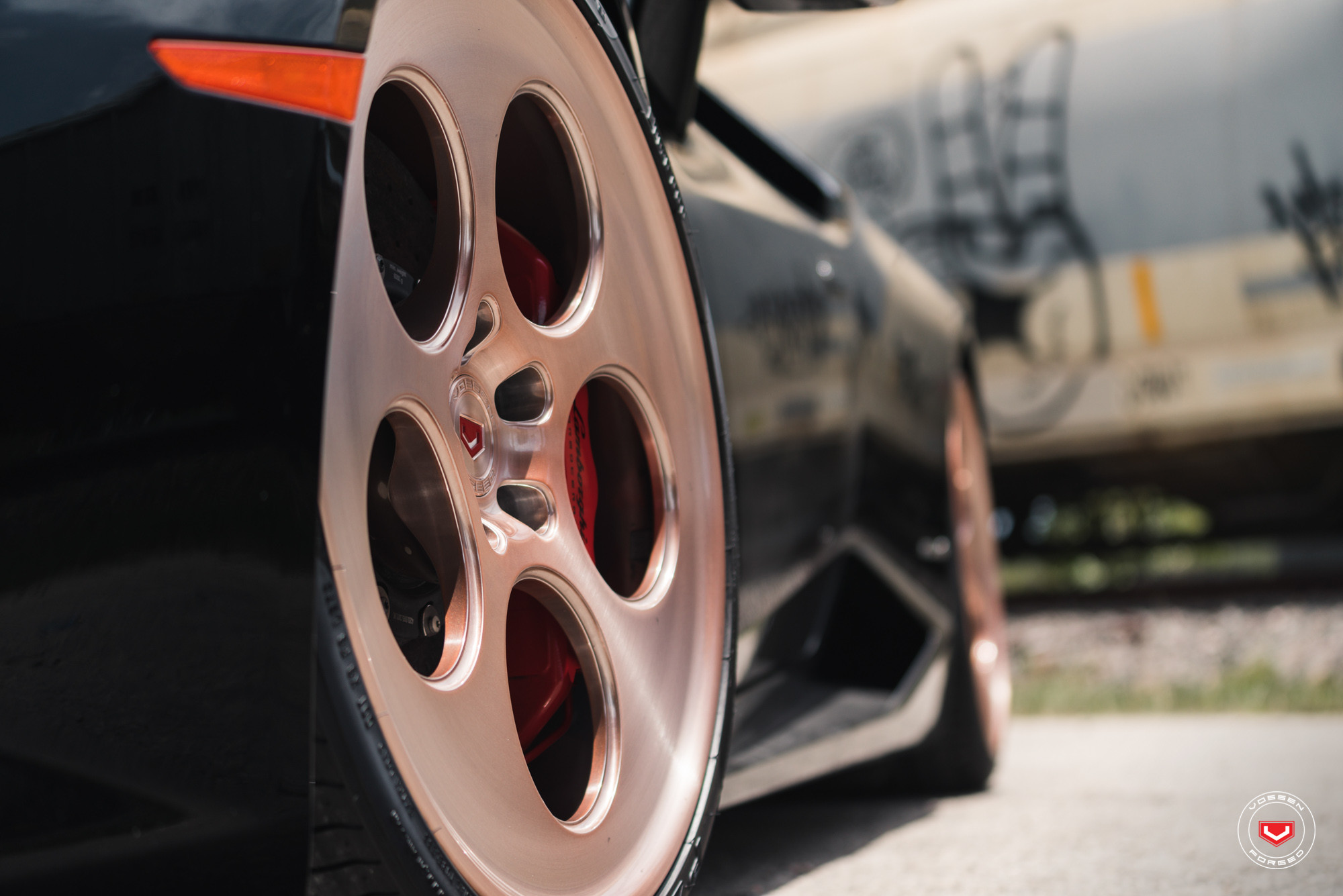 Vintage Rose Forged Wheels on Lamborghini Huracan - Photo by Vossen
