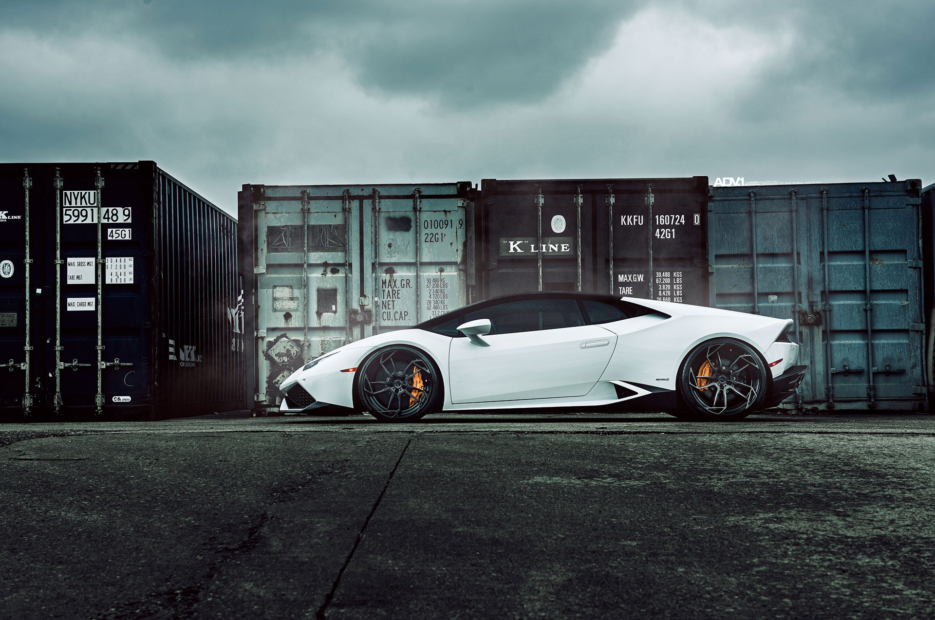 White Lamborghini Huracan Custom Side Skirts - Photo by ADV.1