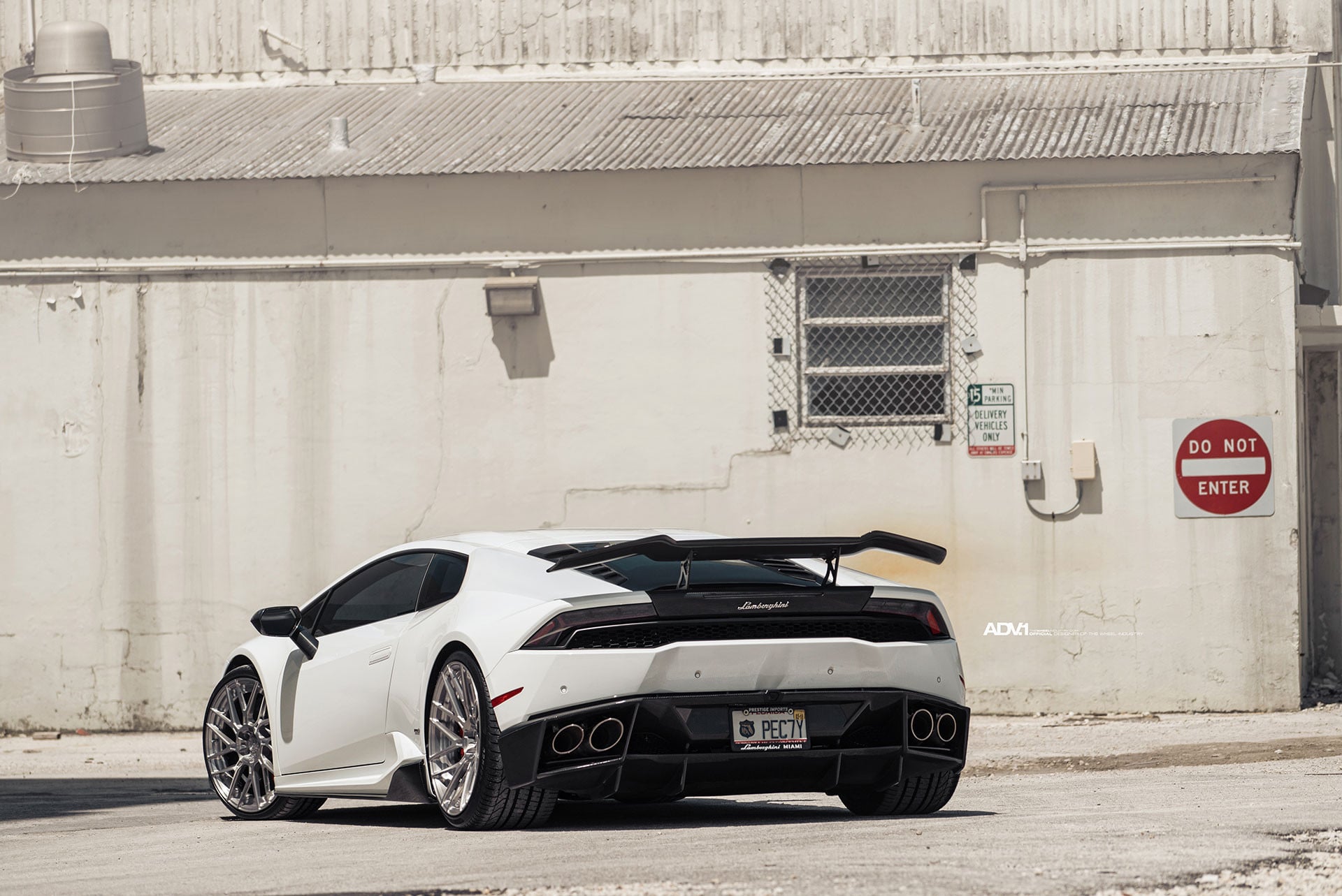 Custom Wing Spoiler on White Lamborghini Huracan - Photo by ADV.1