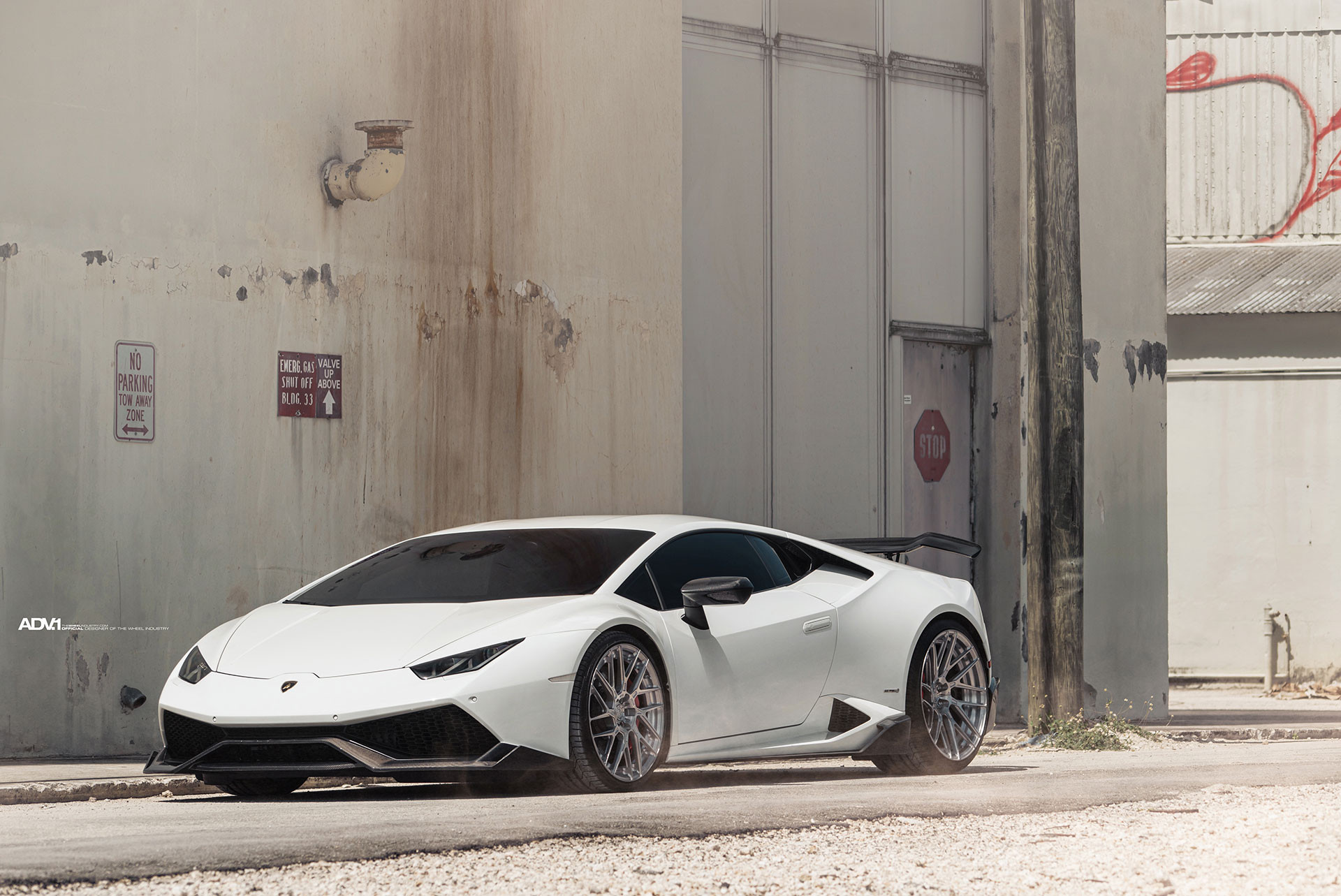 White Lamborghini Huracan with Brushed Gunmetal ADV1 Rims - Photo by ADV.1