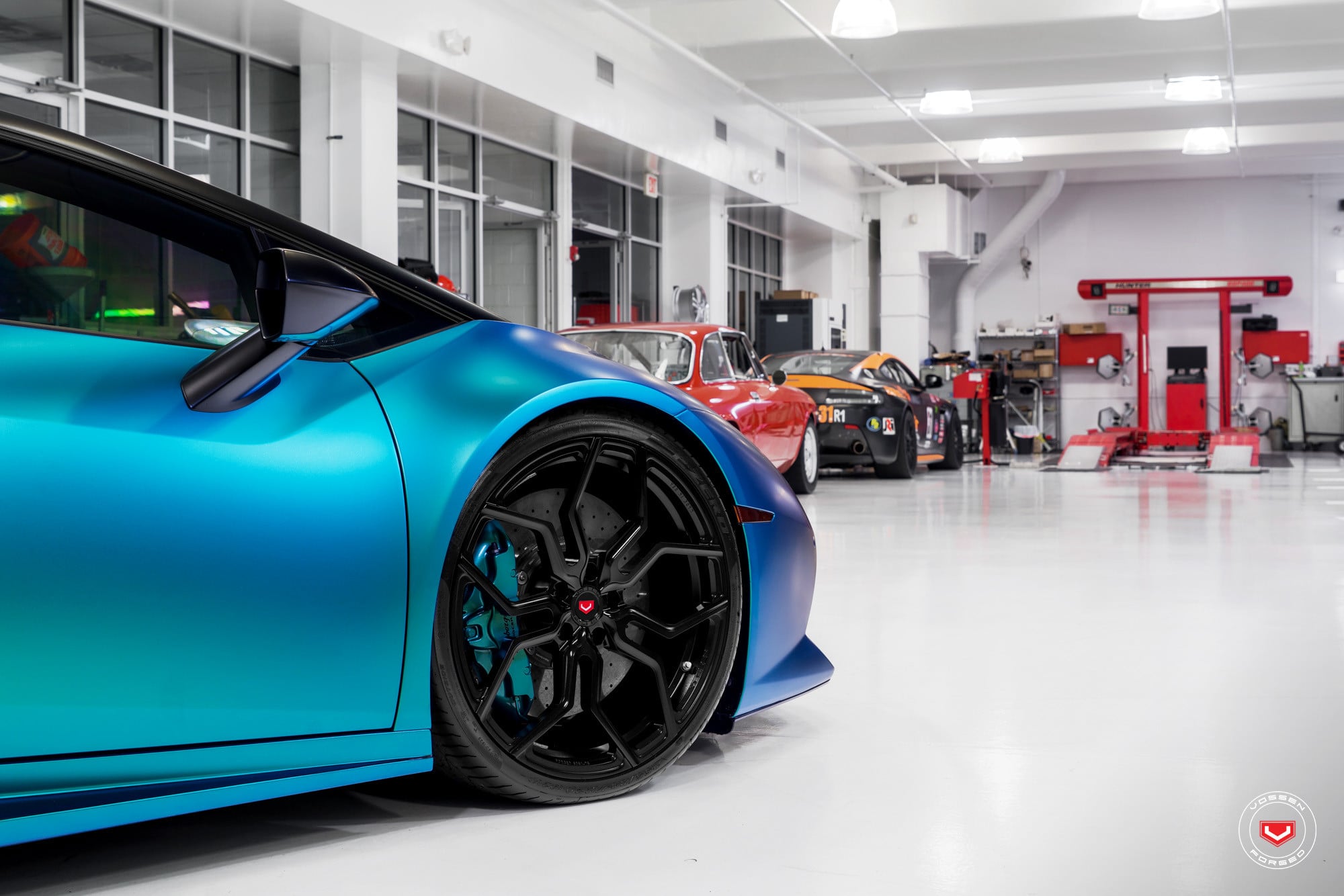 Aftermarket Side Mirrors on Lamborghini Huracan - Photo by Vossen