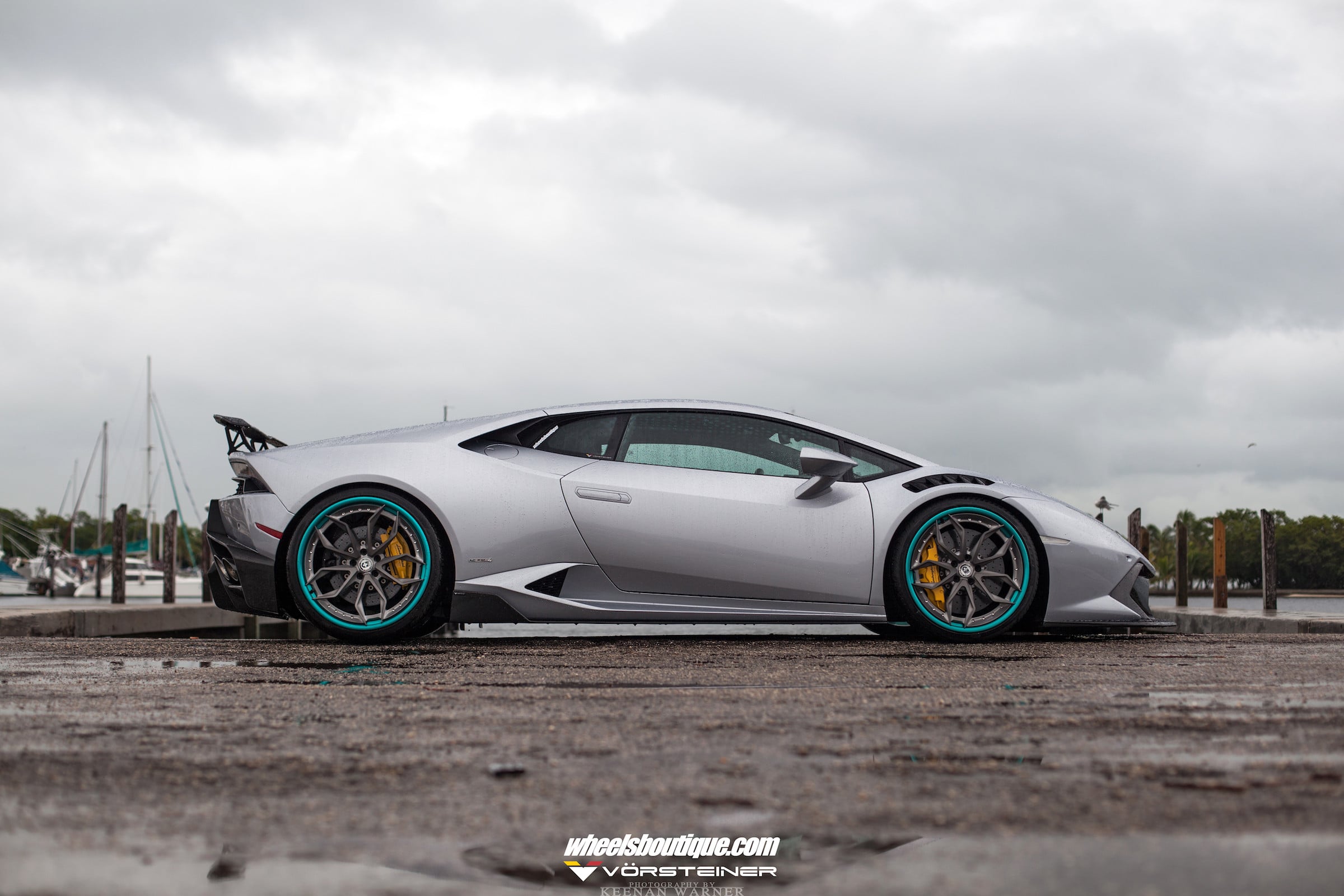 Carbon Graphite Vorsteiner Rims on Gray Lamborghini Huracan - Photo by Vorstiner