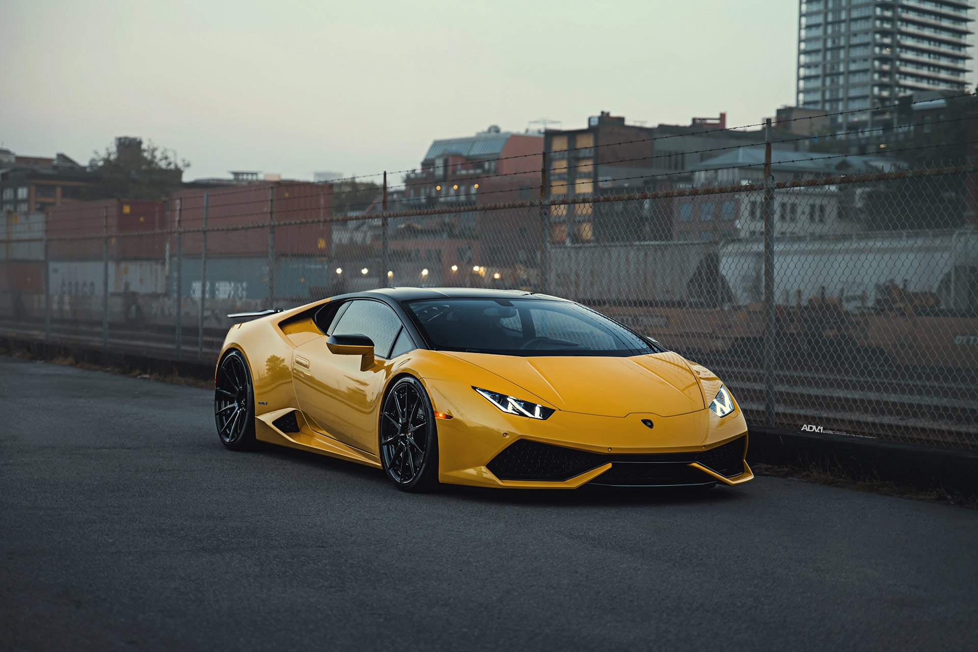 Lamborghini Huracan Золотая