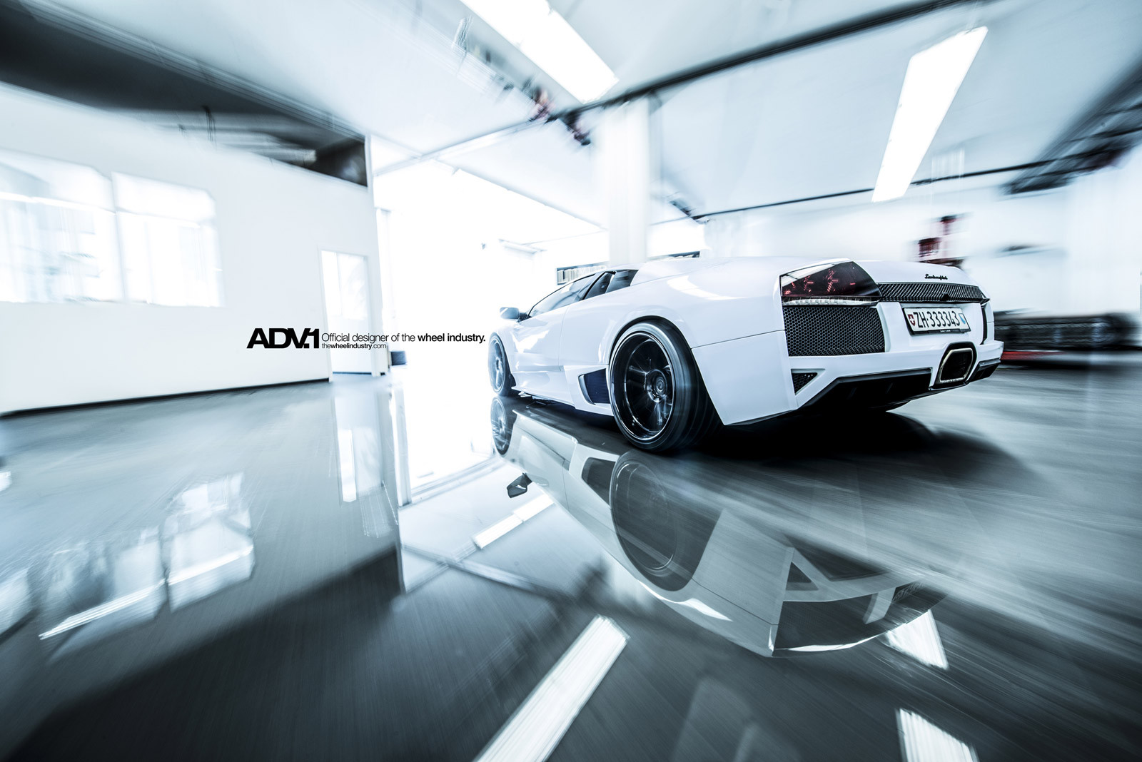 Red Smoke Taillights on White Lamborghini Murcielago - Photo by ADV.1