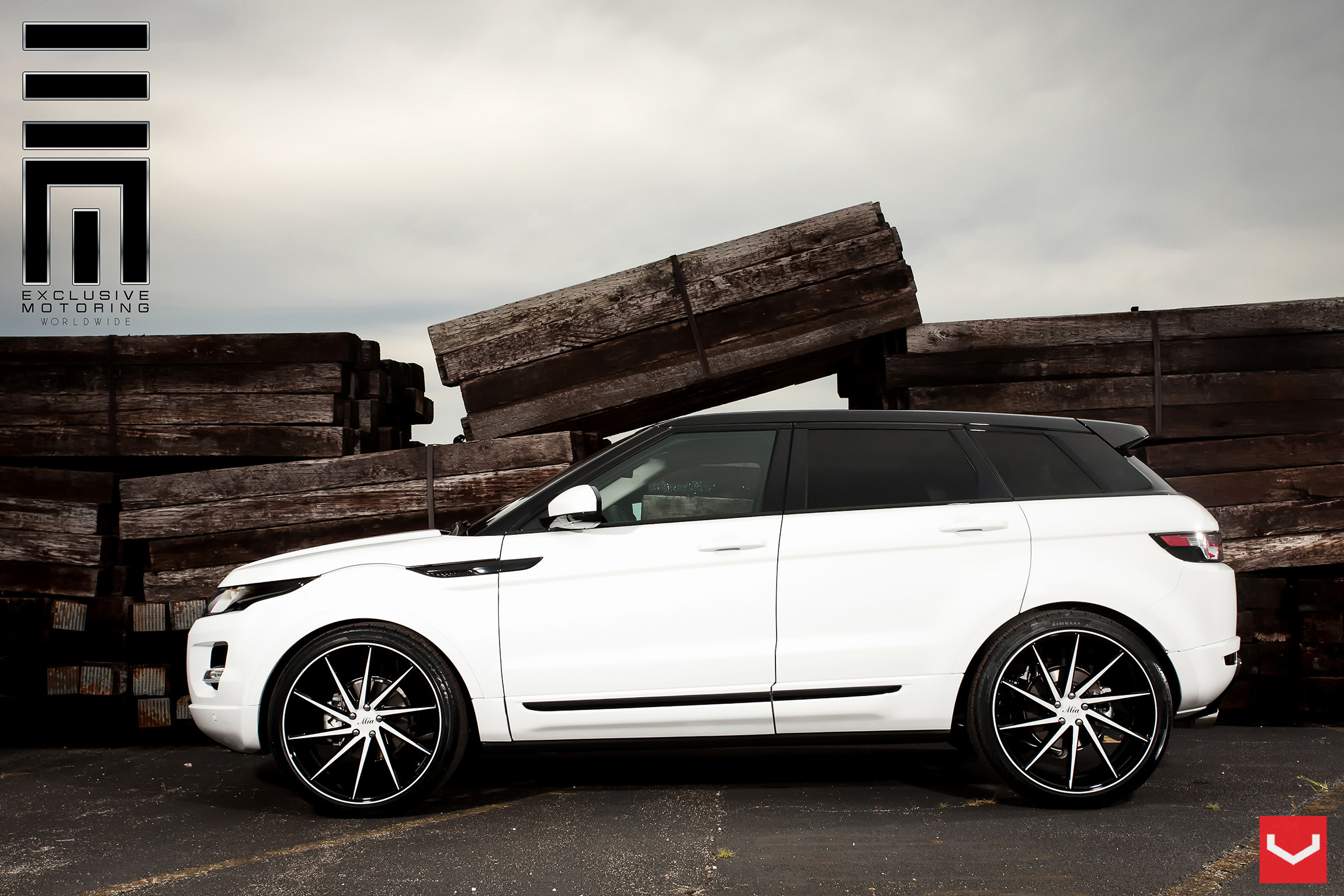 White Land Rover Evoque Roofline Spoiler - Photo by Vossen