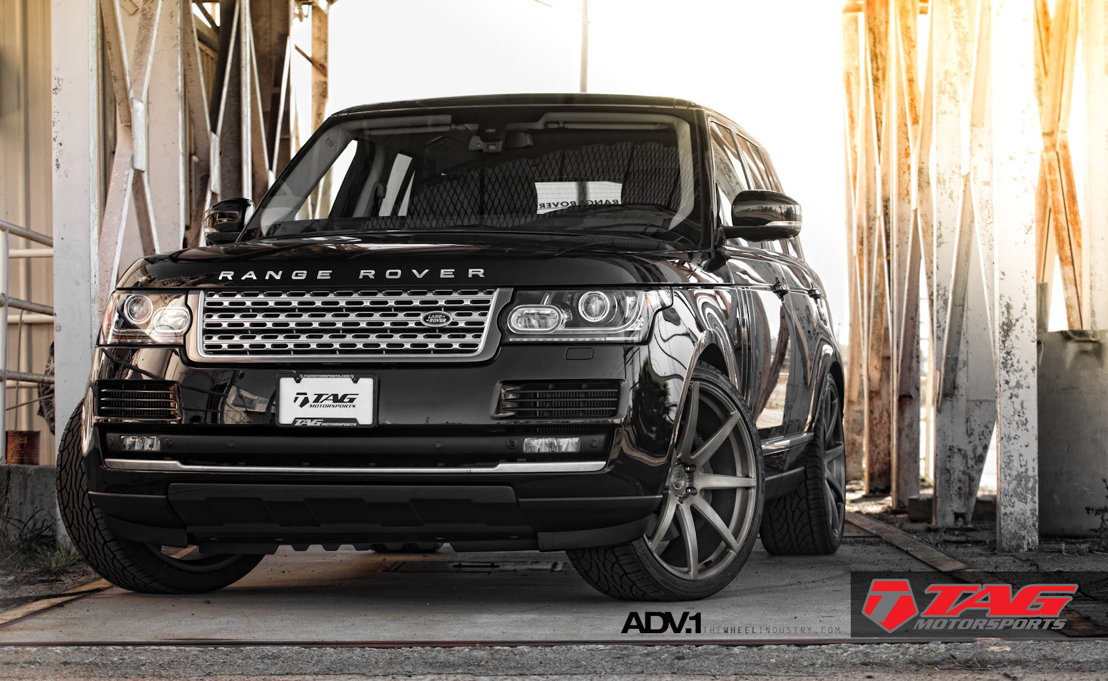 Custom Bumper Guard on Black Range Rover - Photo by ADV.1
