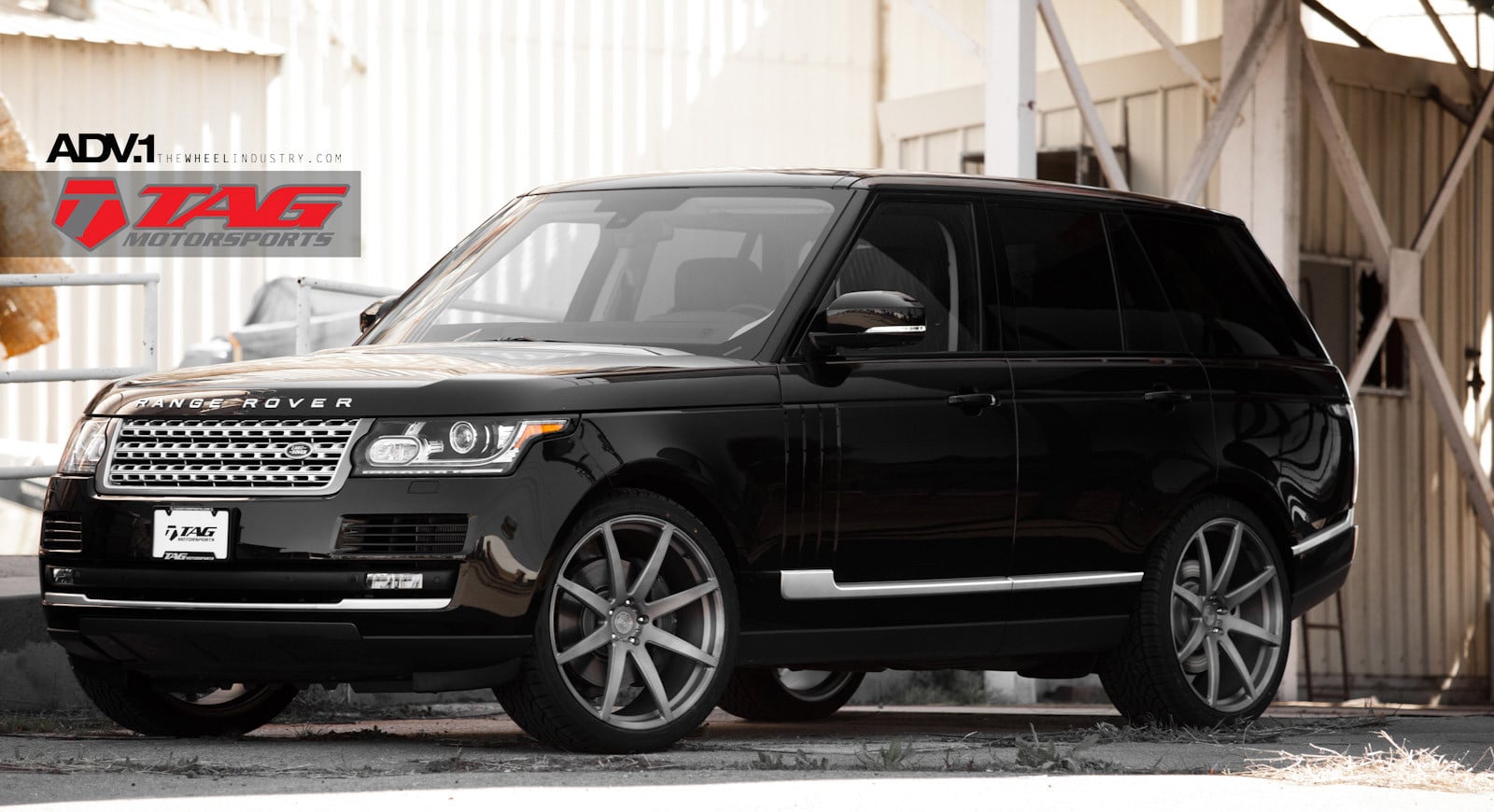Black Range Rover Bodyside Moldings - Photo by ADV.1