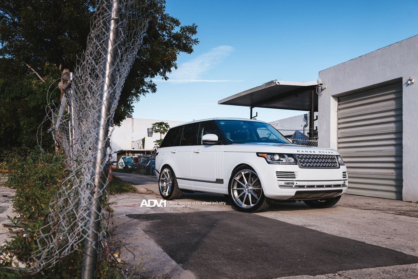 Chrome Grille on White Range Rover - Photo by ADV.1