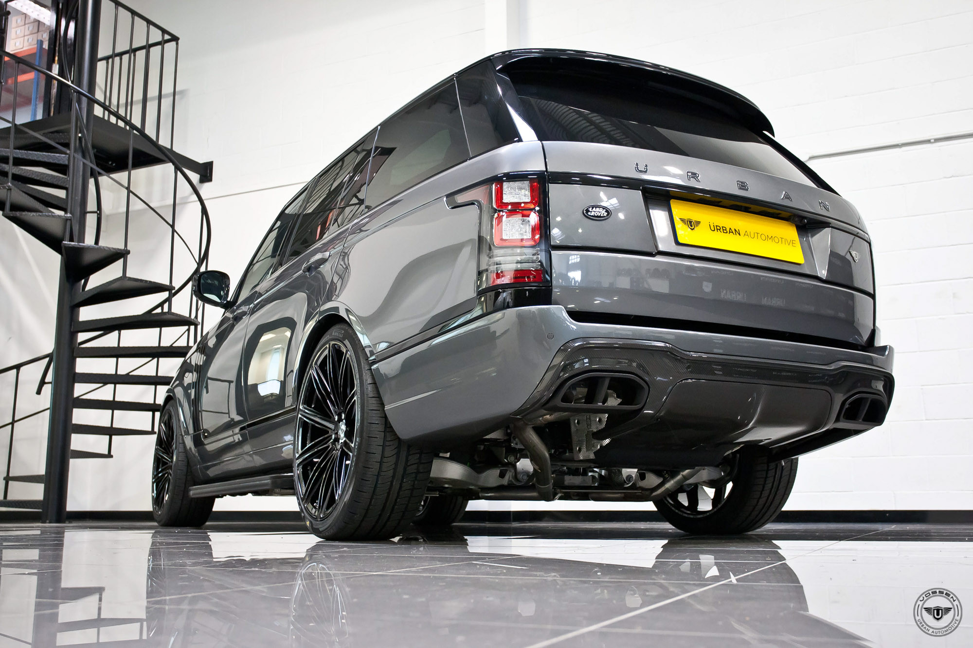 Gray Range Rover with Forged UV-2 Vossen Wheels - Photo by Vossen