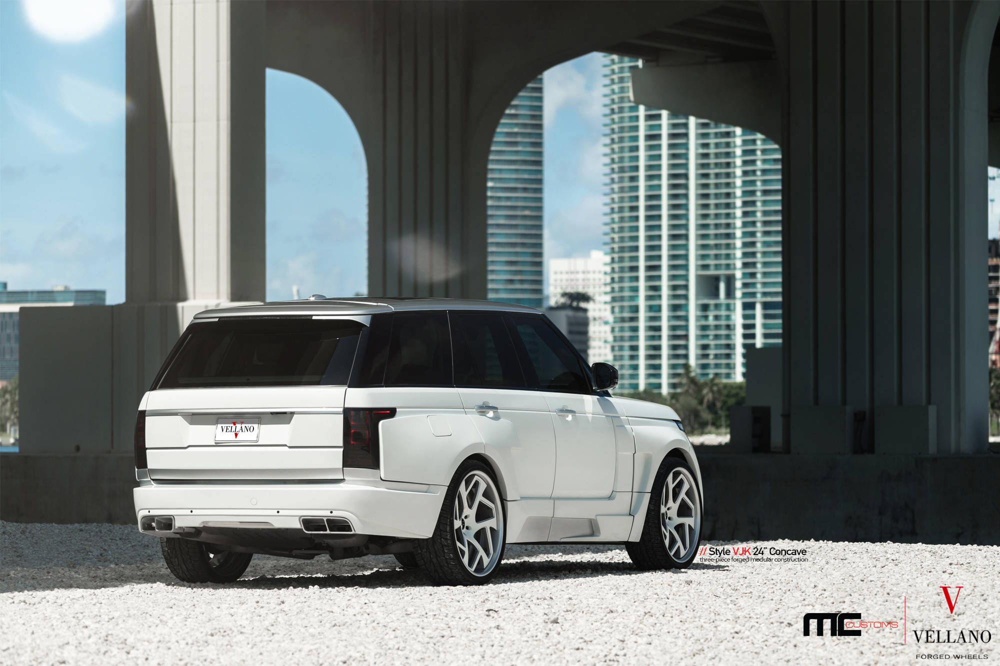 White Range Rover with Aftermarket Rear Diffuser - Photo by Vellano