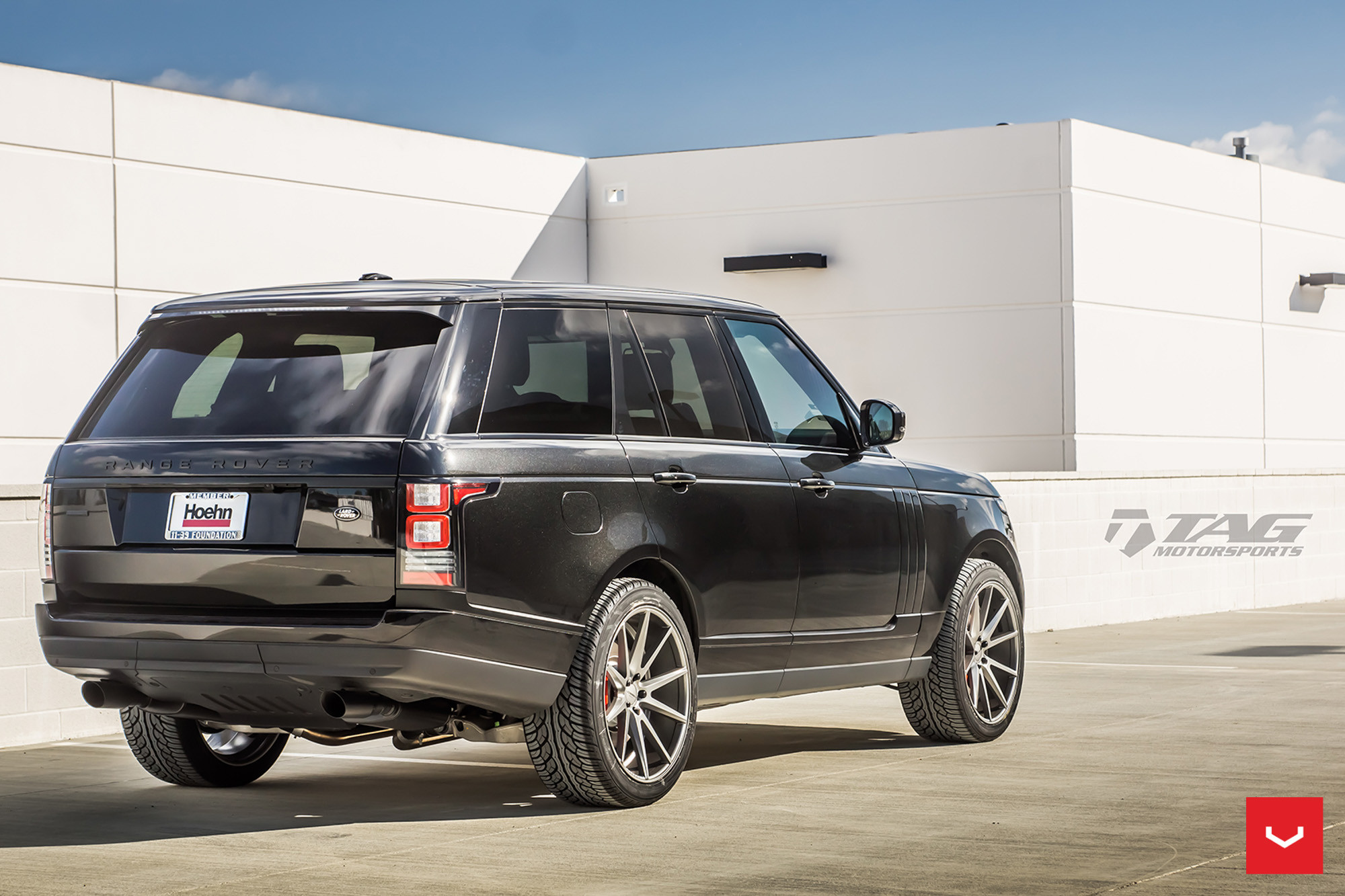 Black Range Rover Lettering - Photo by Vossen