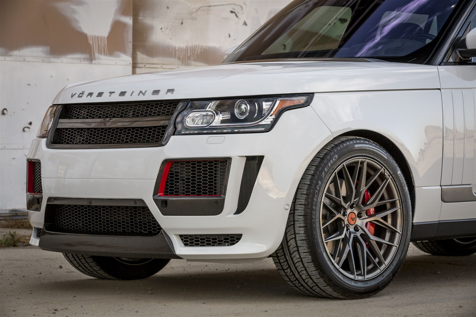 Pirelli Scorpion Tires on White Range Rover - Photo by Vorstiner