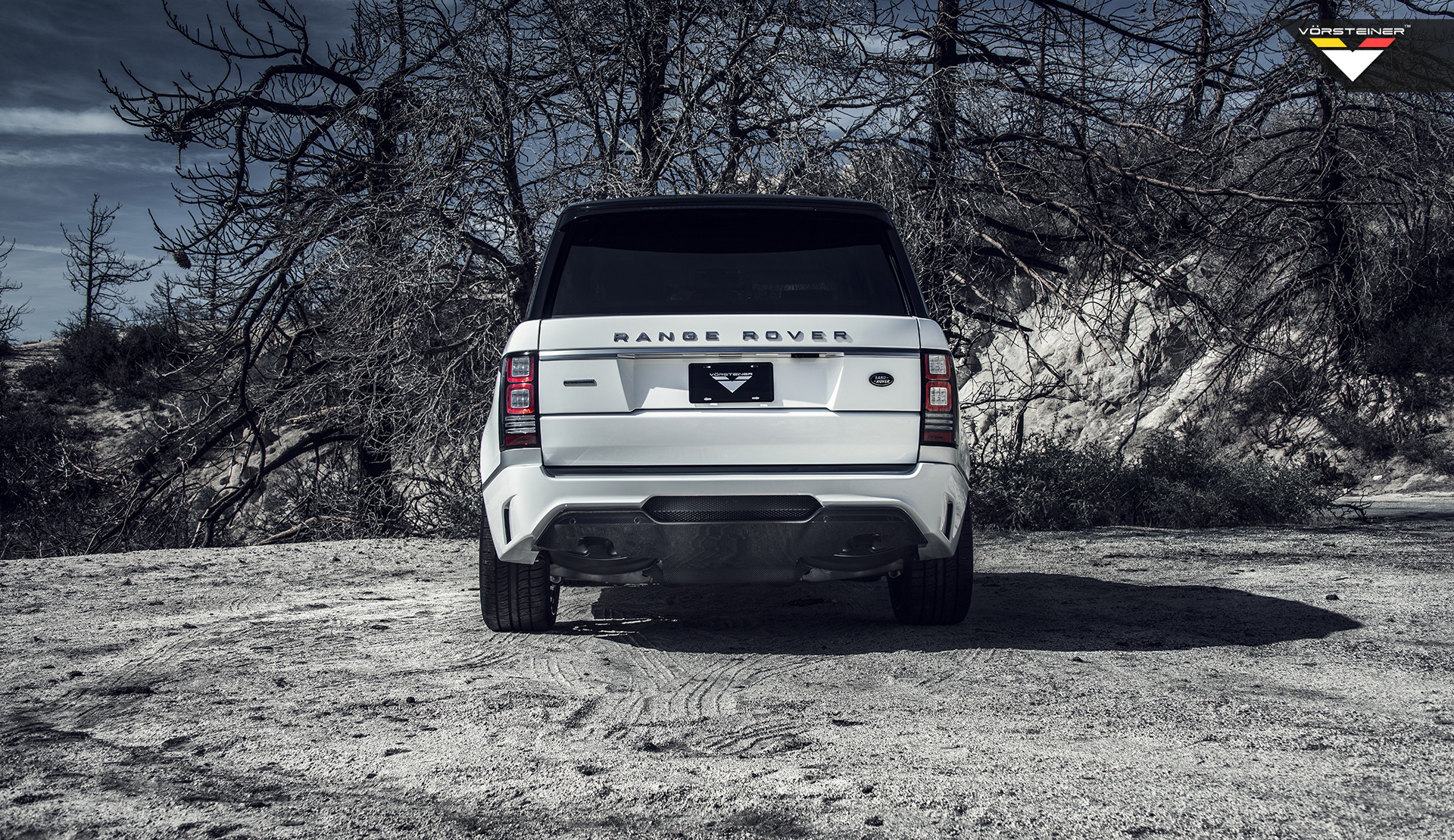 White Range Rover with Roofline Spoiler - Photo by Vorstiner