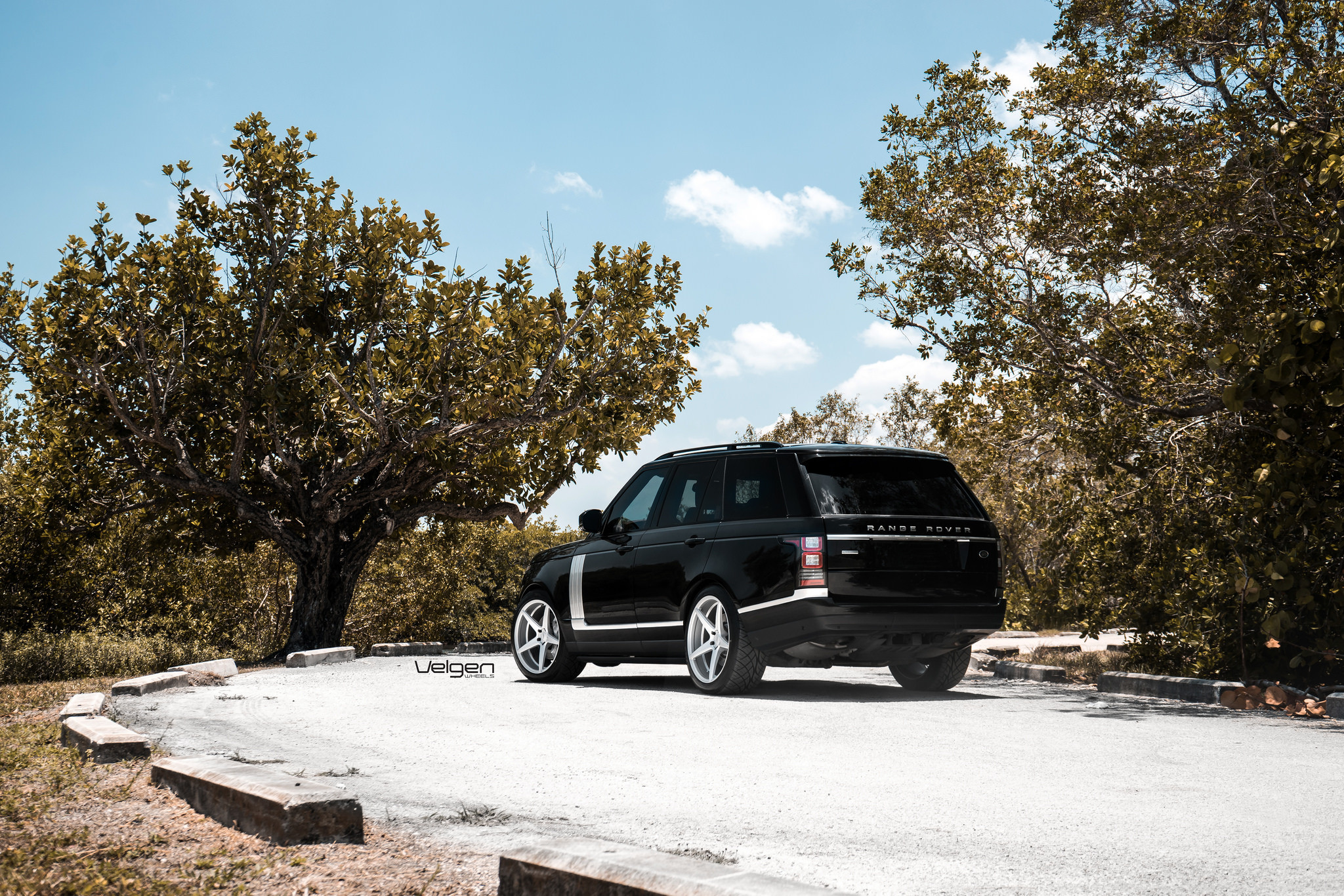 Black Range Rover with Red LED Taillights - Photo by Velgen