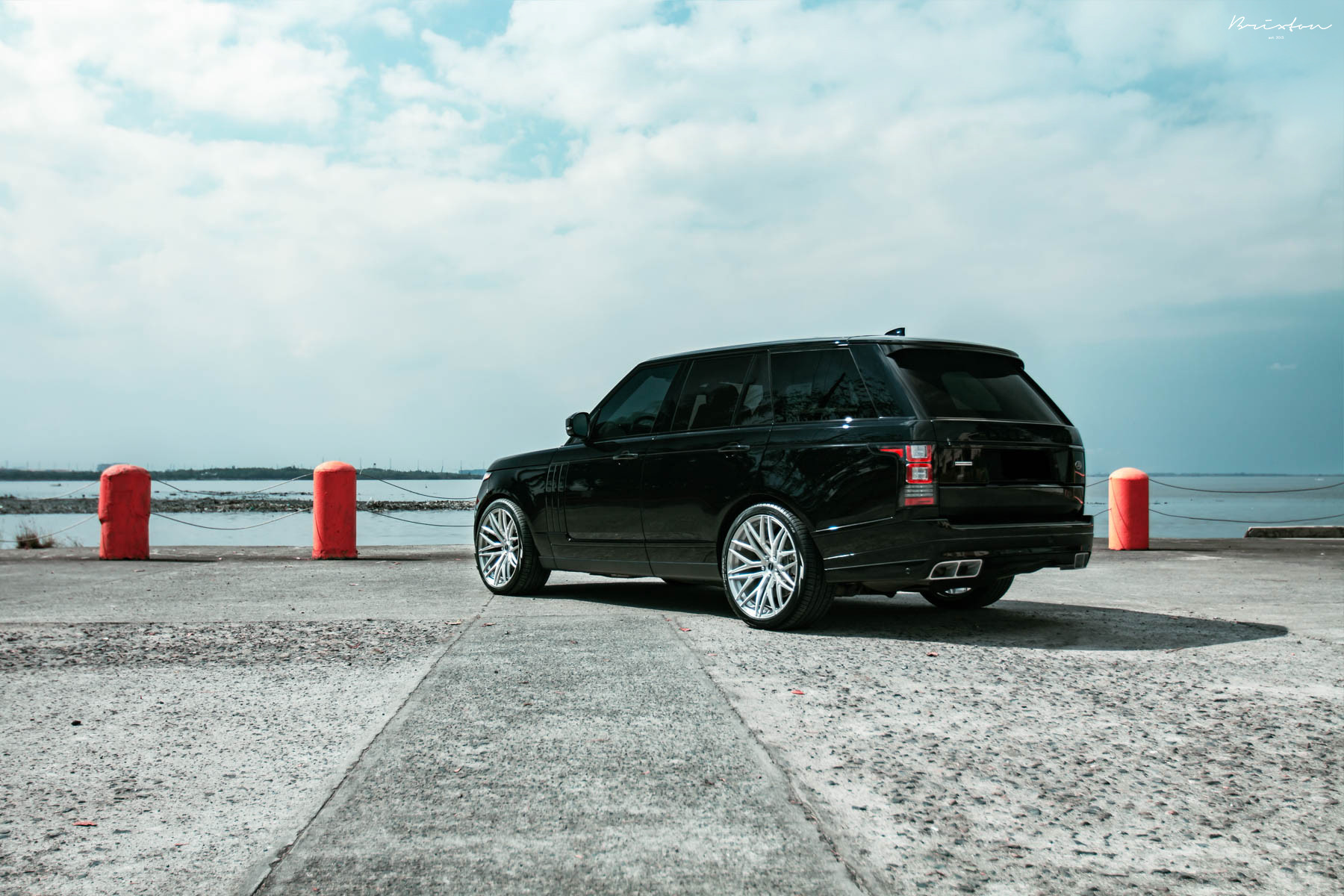 Red Clear LED Taillights on Black Range Rover - Photo by Brixton Forged Wheels