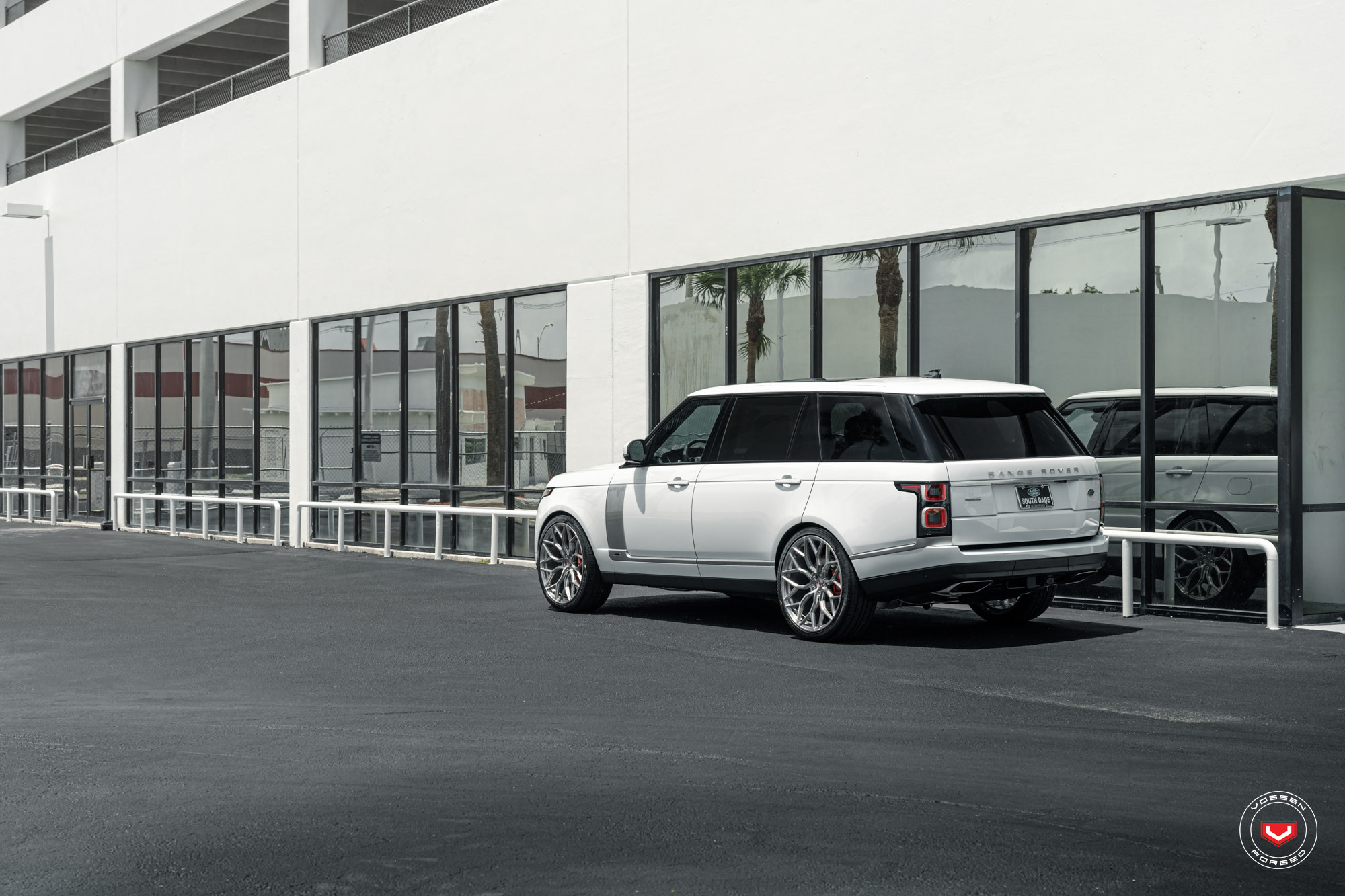 Custom White Range Rover Rear Diffuser - Photo by Vossen