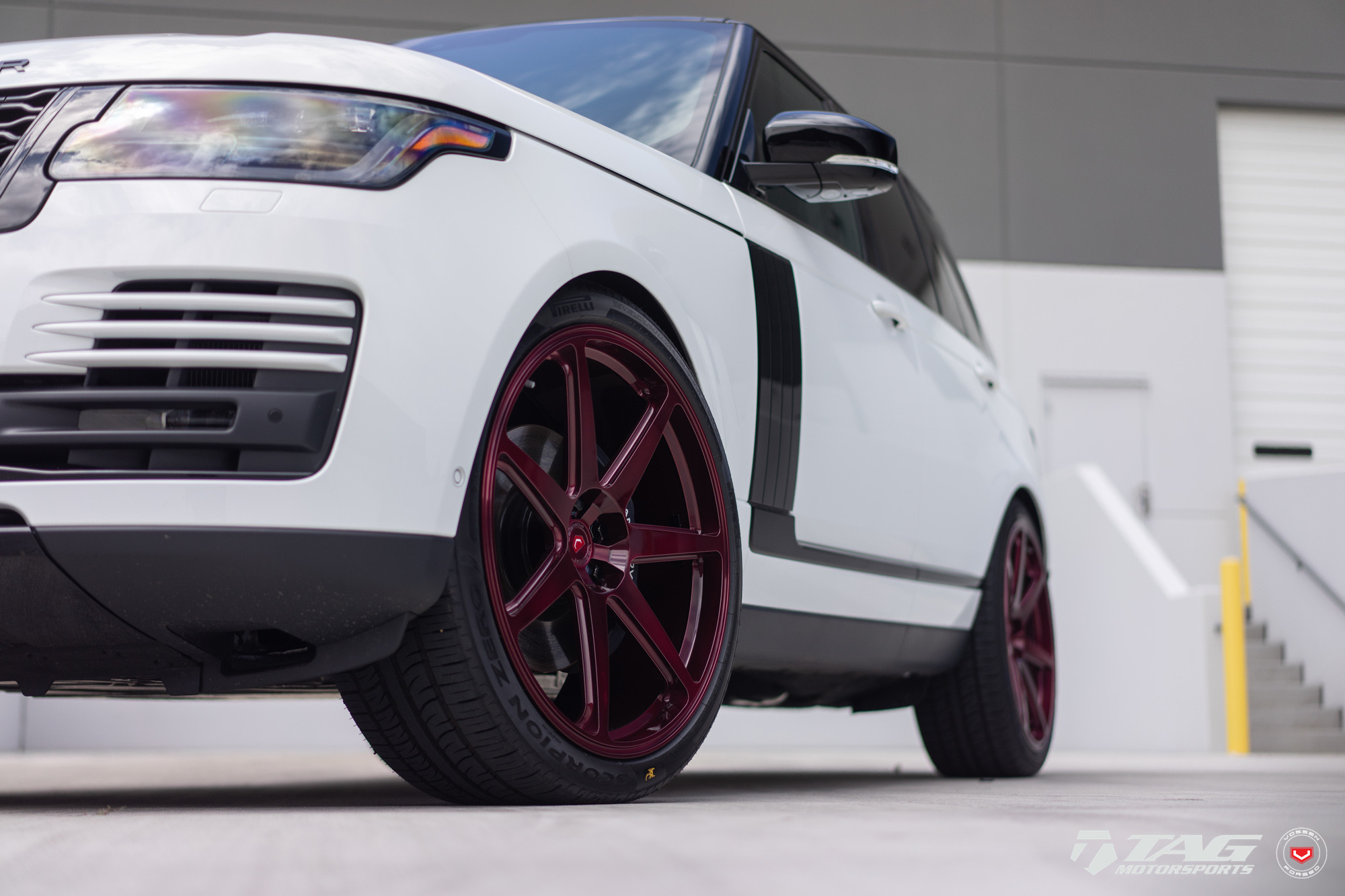 Vossen Forged GNS Wheels on White Range Rover - Photo by Vossen