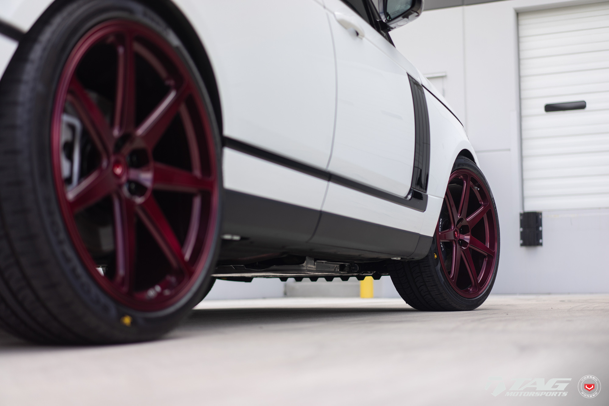 Forged GNS Series Vossen Wheels on White Range Rover - Photo by Vossen