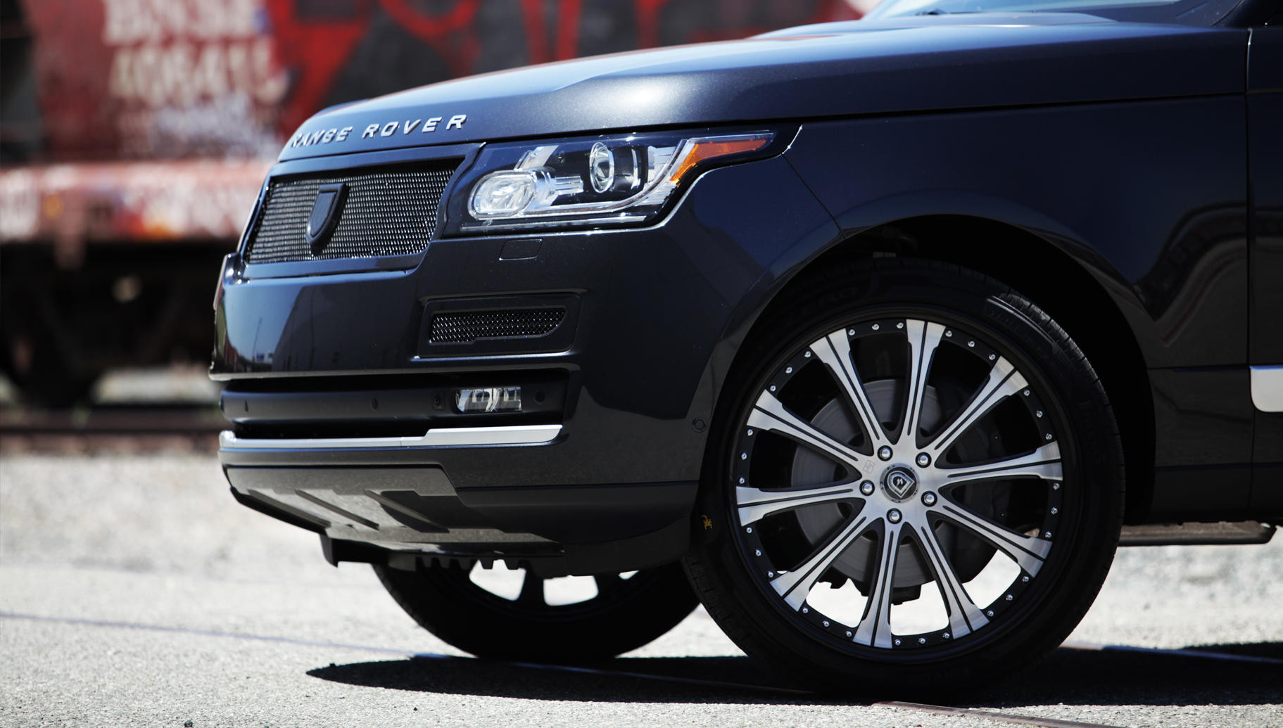 Chrome Lexani Wheels on Range Rover Land Rover - Photo by Lexani