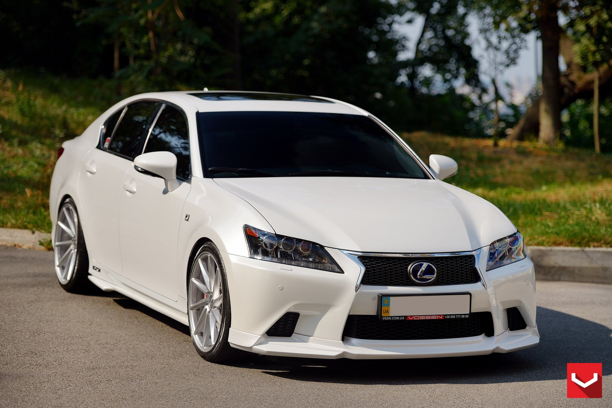 Aftermarket Headlights on Lexus GS - Photo by Vossen