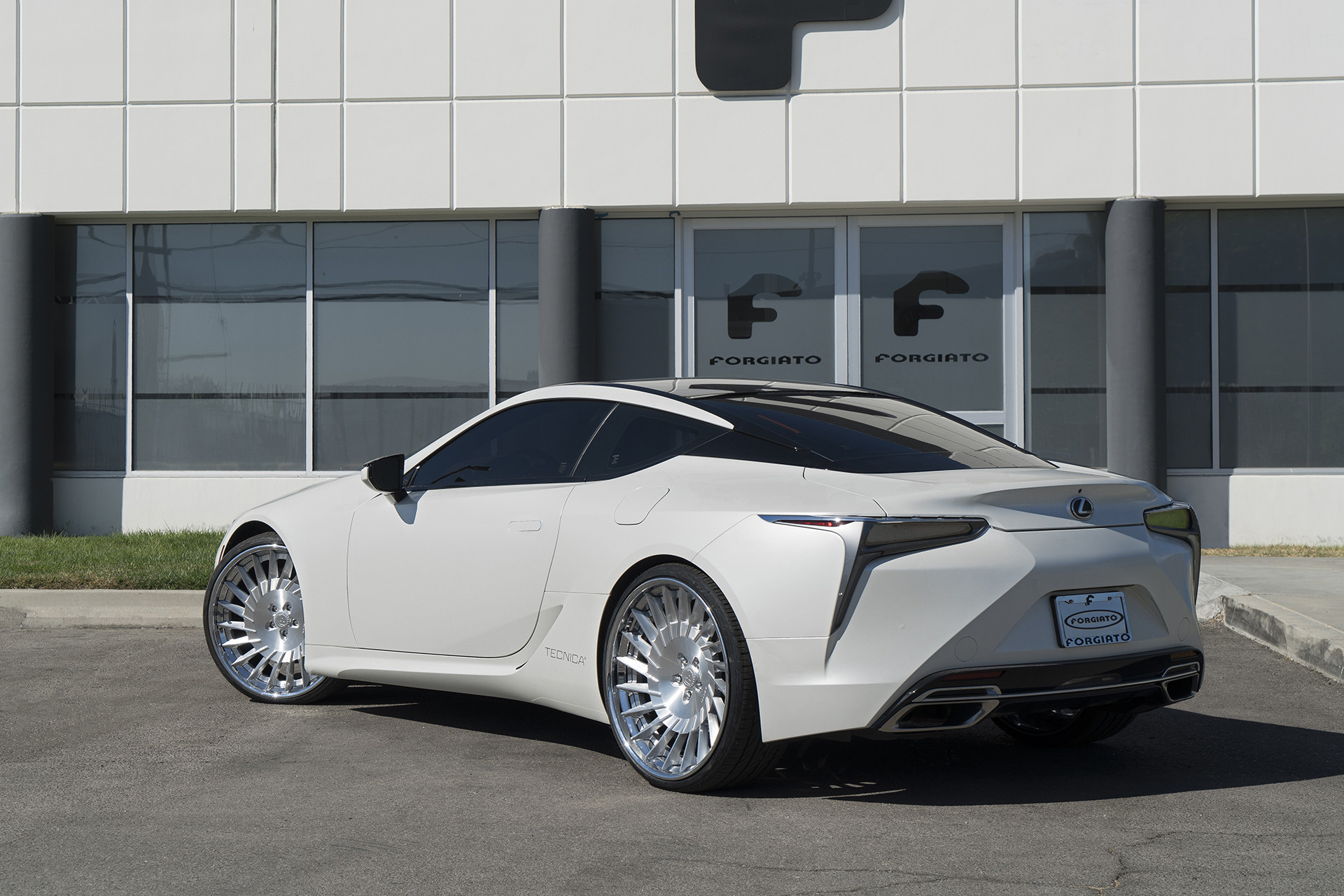Aftermarket Rear Diffuser on White Lexus LC - Photo by Forgiato