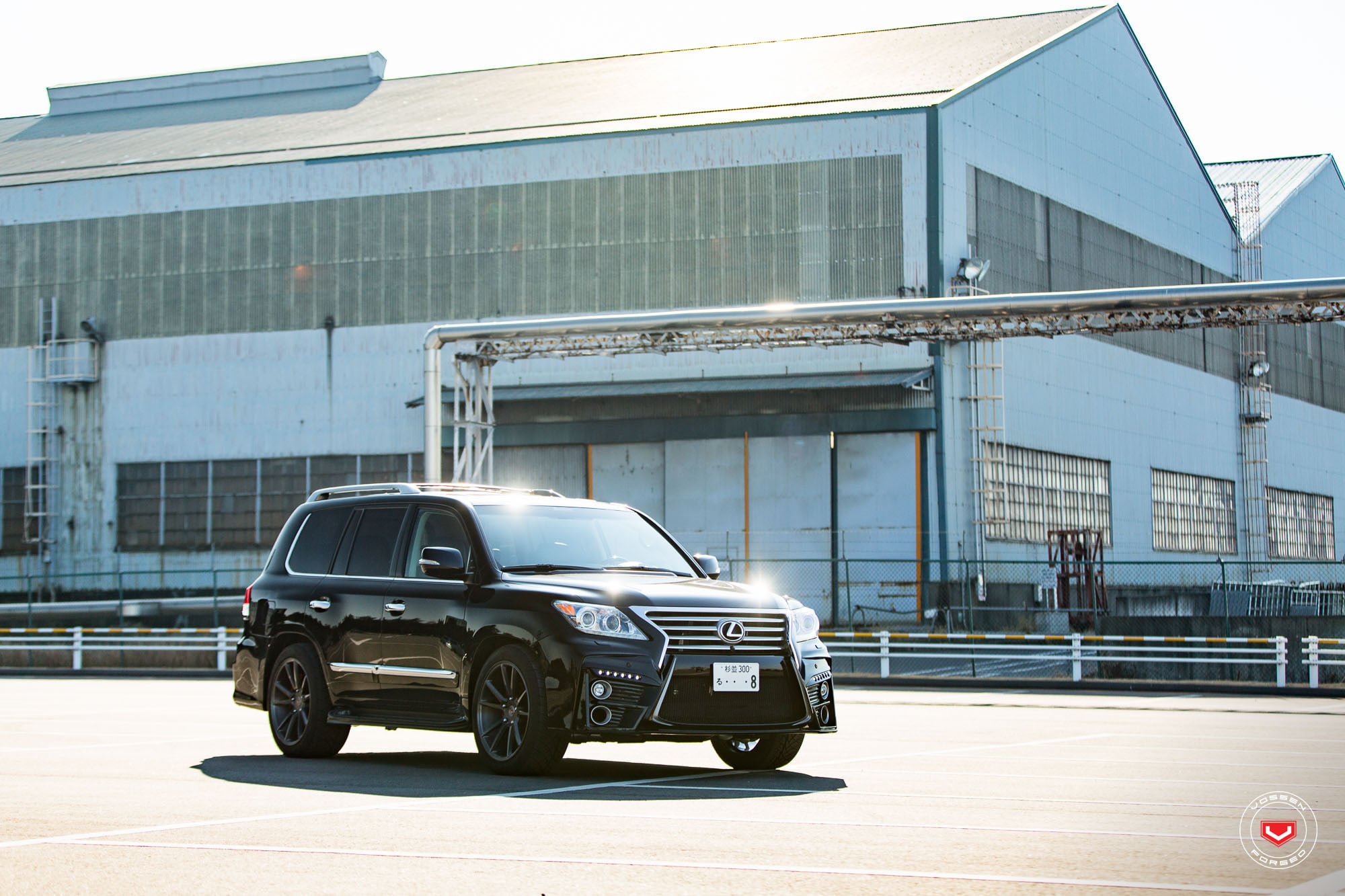 Big & Classy Lexus LX570 With Gorund Effects And Vossen Rims - Photo by Vossen