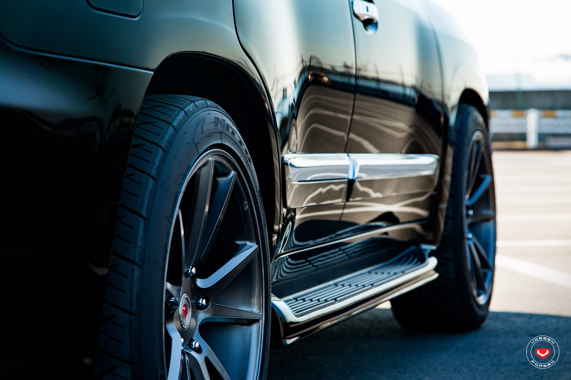 Vossen VPS301 on Lexus LX570 - Photo by Vossen
