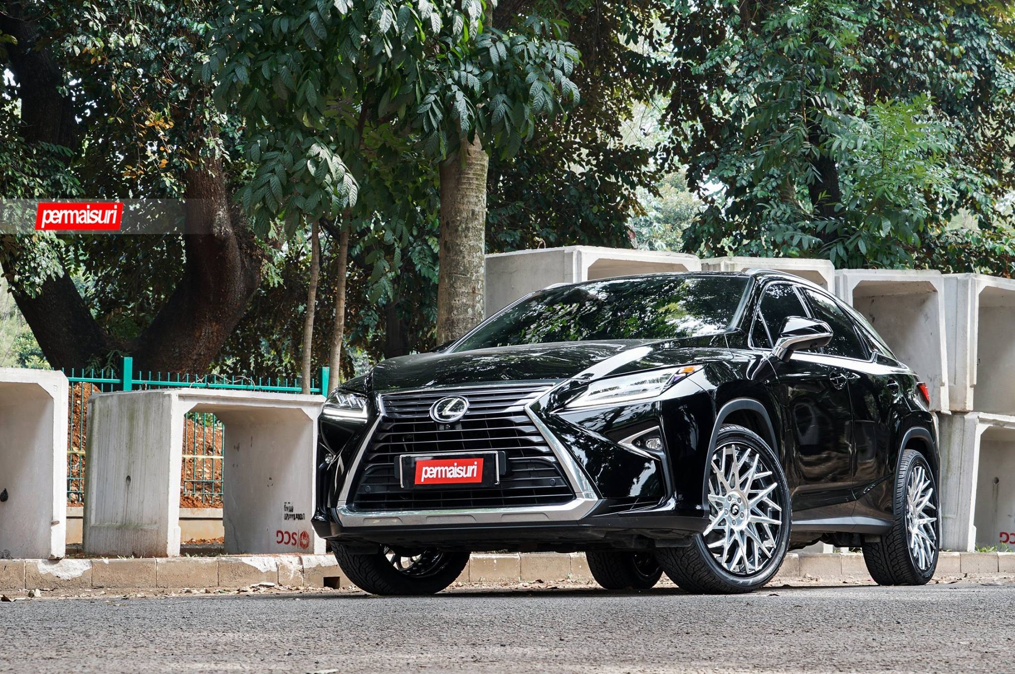 Lexus rx 200 t. Lexus RX 2017 Wheels. Лексус RX 200t черный диски. Lexus rx200 диски. Новый Лексус на а\т резине.