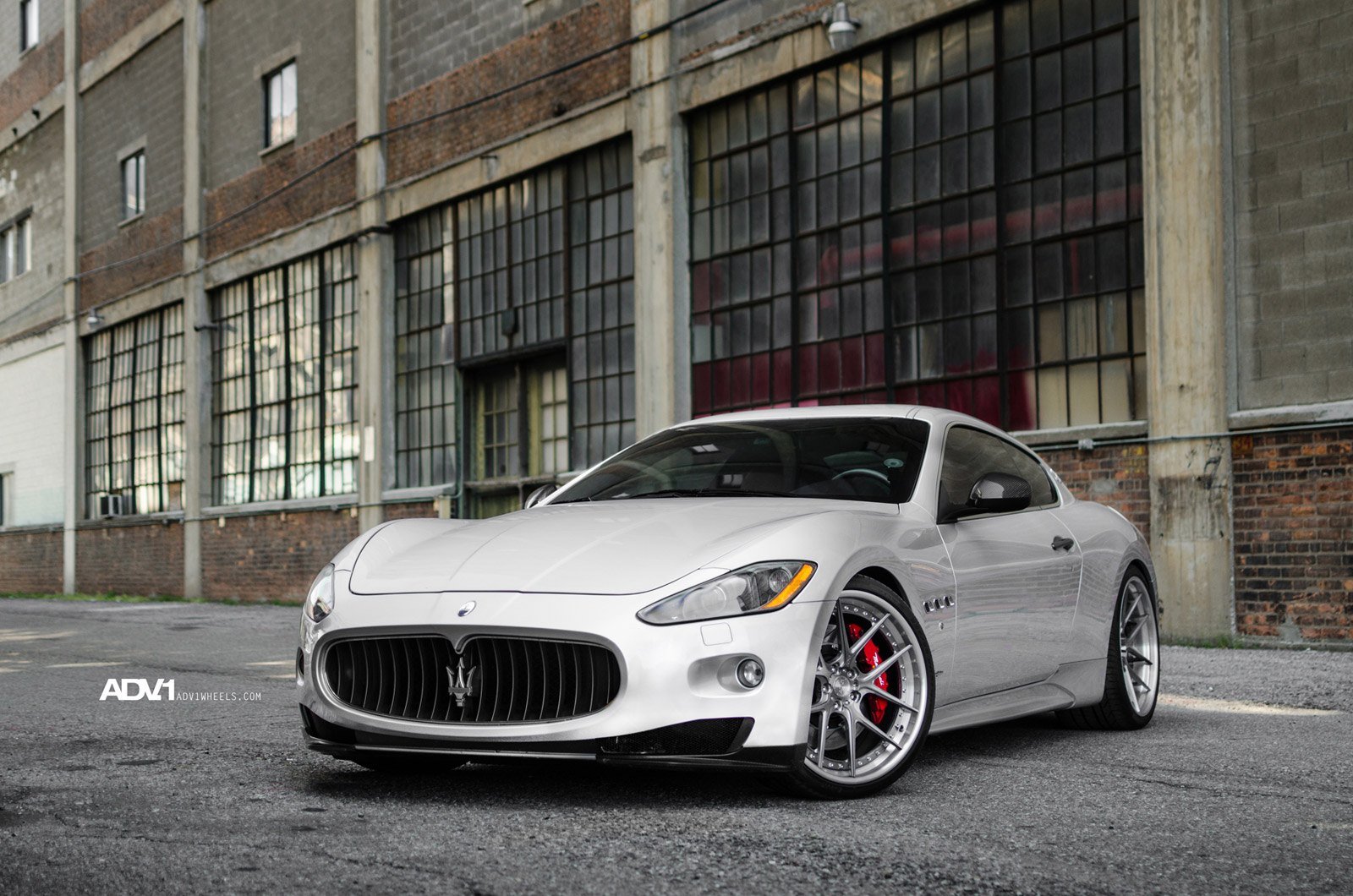 Maserati GRANTURISMO серый