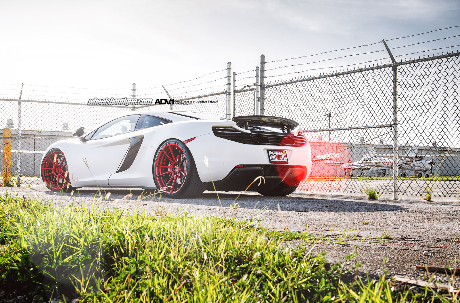 White Mclaren 12C with Custom Rear Spoiler - Photo by ADV.1