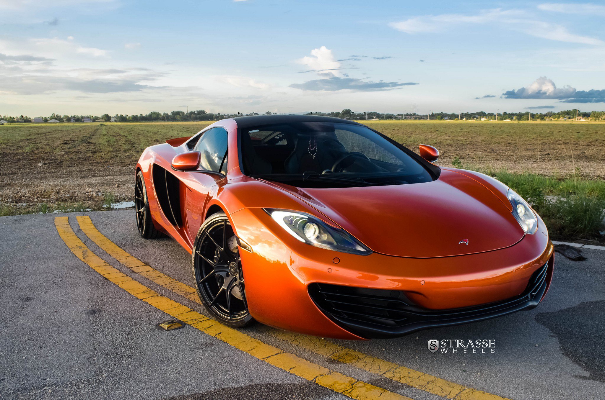 5 12 c. MCLAREN mp4 12c оранжевый. Ferrari 12c Orange. 12 Оранжевый.