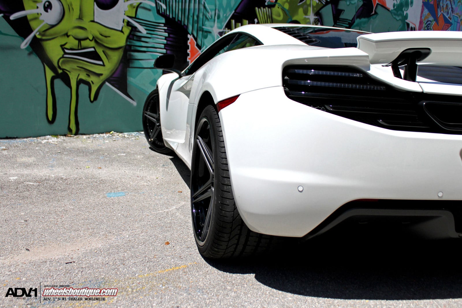 Red Smoke Taillights on White Mclaren 12C - Photo by ADV.1