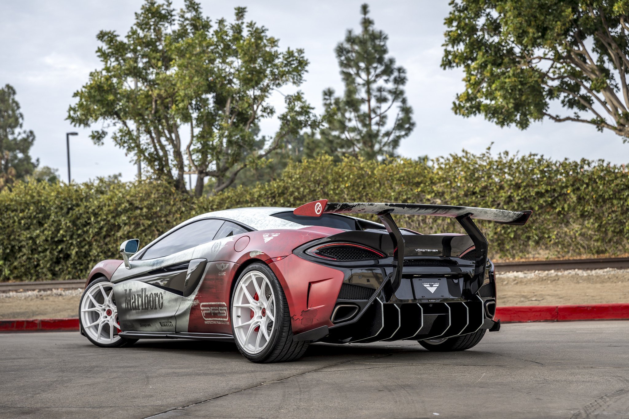 MCLAREN 570s Red