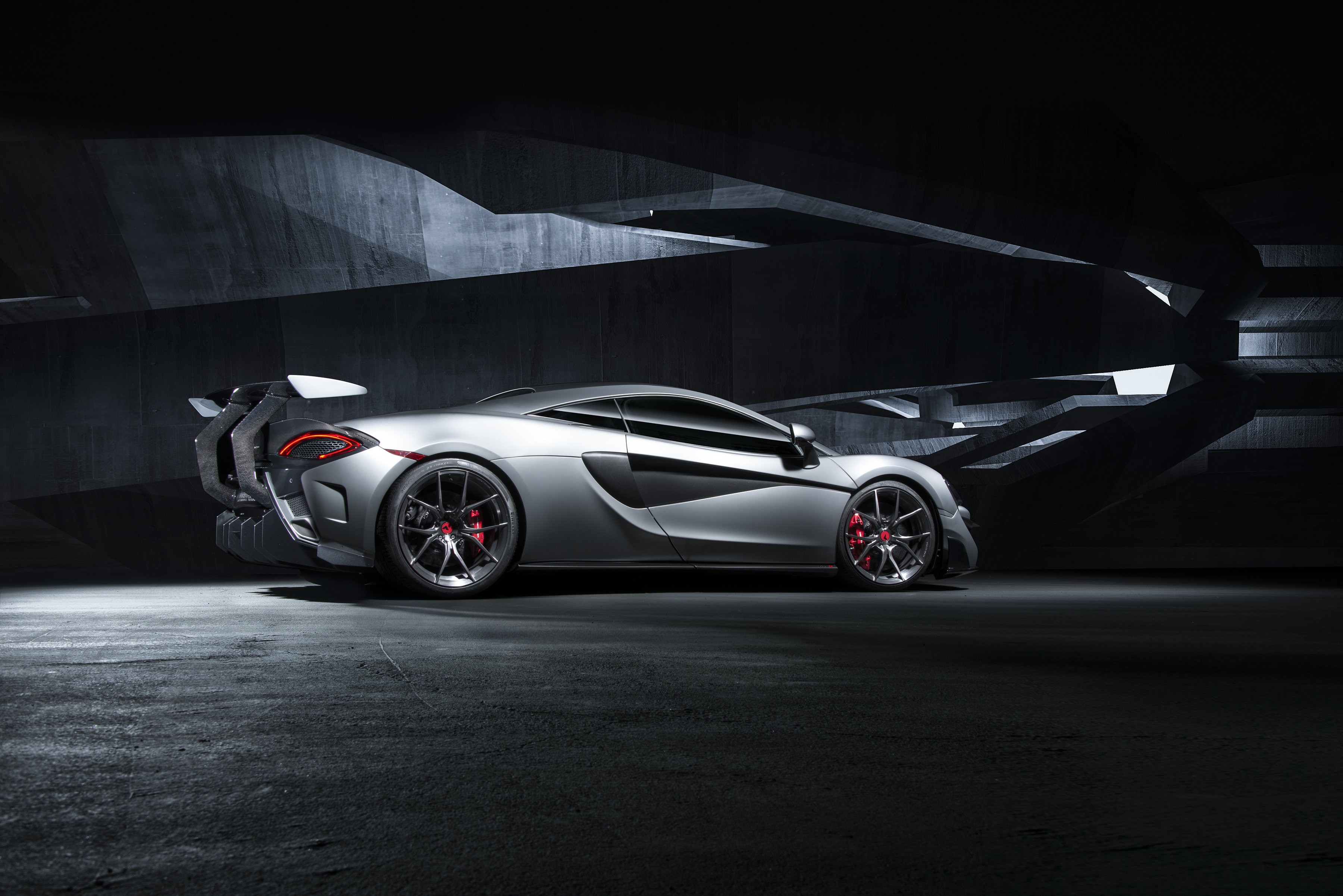 White McLaren 570S with Carbon Fiber Wing Spoiler - Photo by Vorstiner