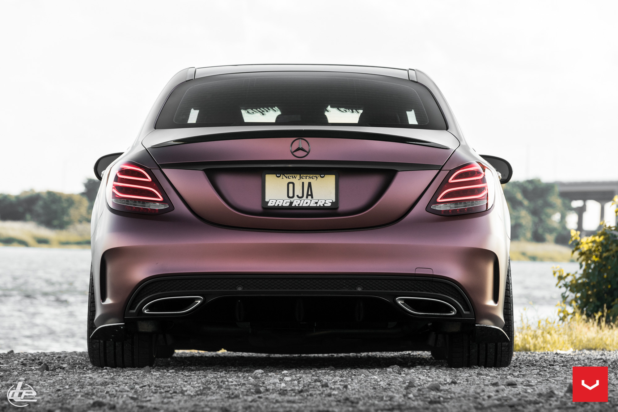 Mercedes C-Class Bag Riders - Photo by Vossen