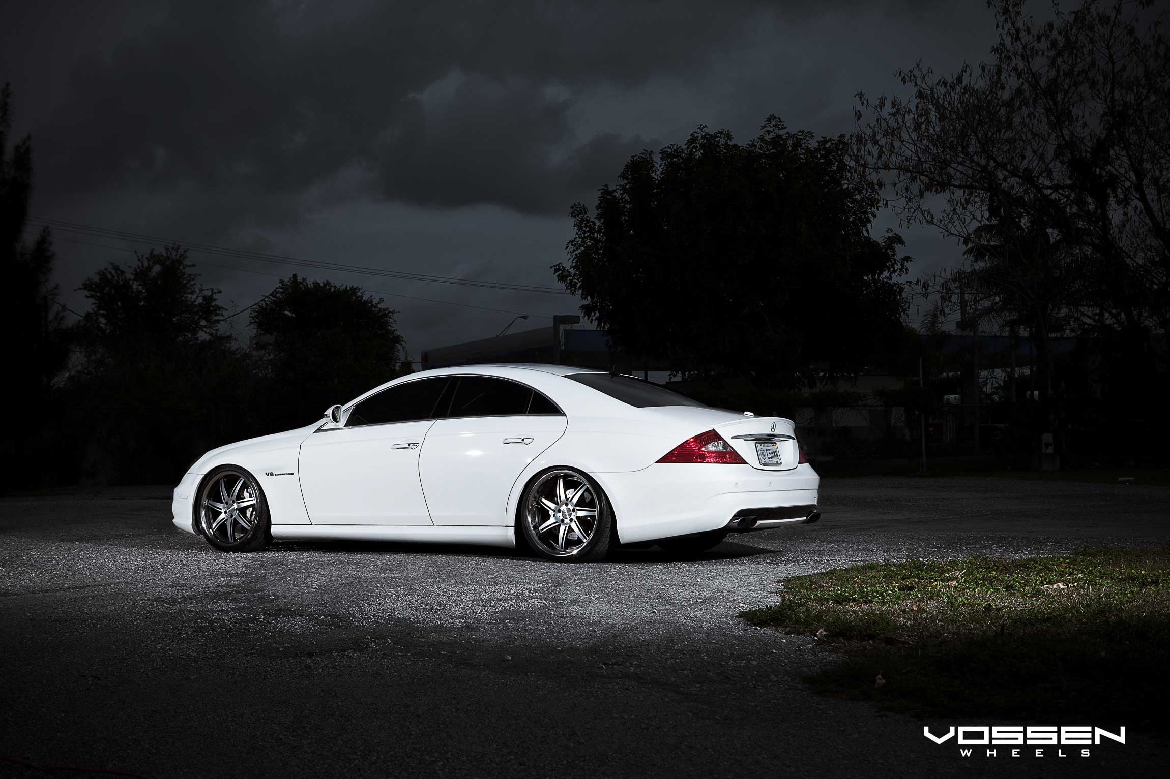 Aftermarket Rear Diffuser on White Mercedes CLS - Photo by Vossen