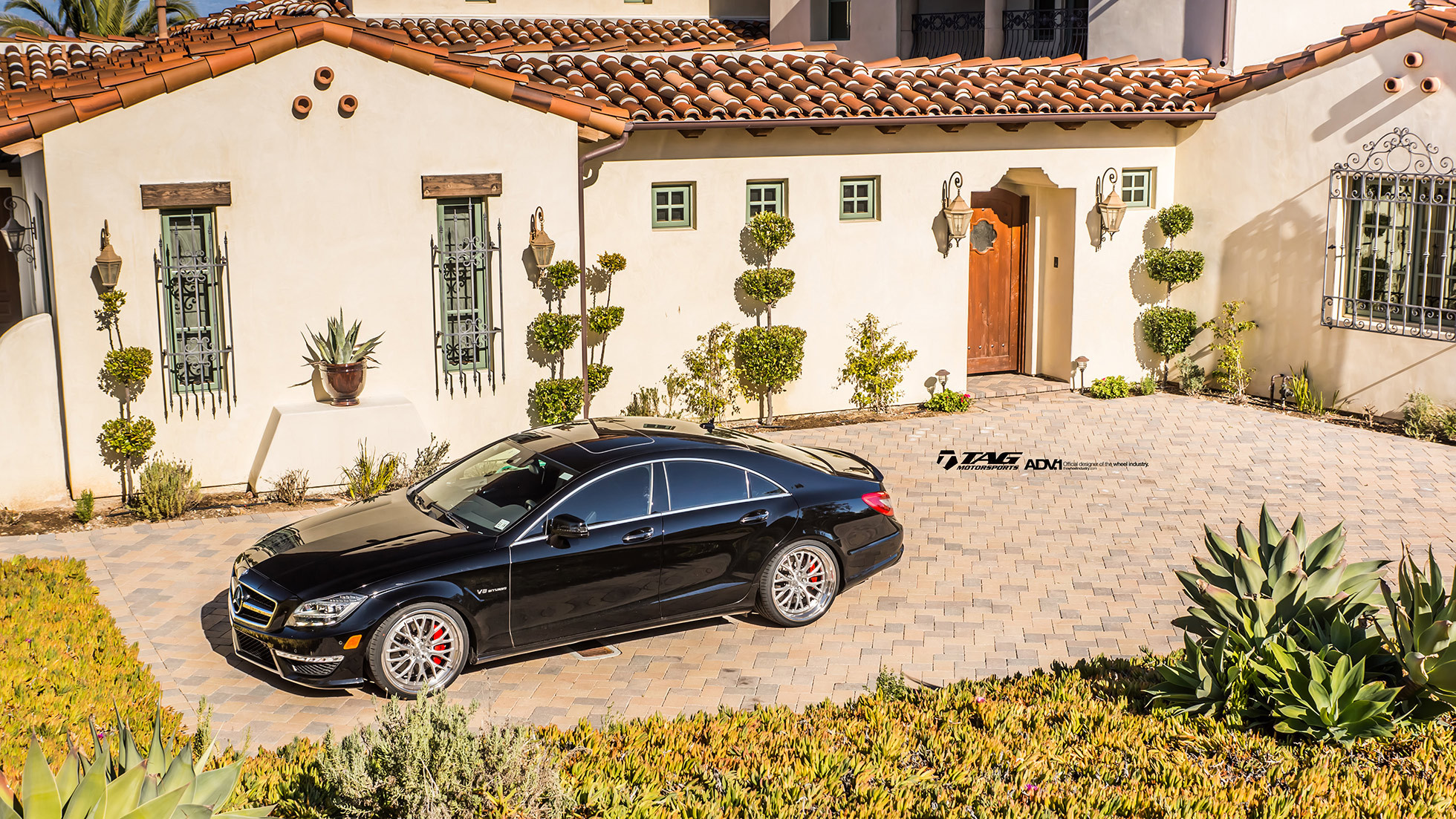 Black Mercedes - Look From the Top - Photo by ADV.1
