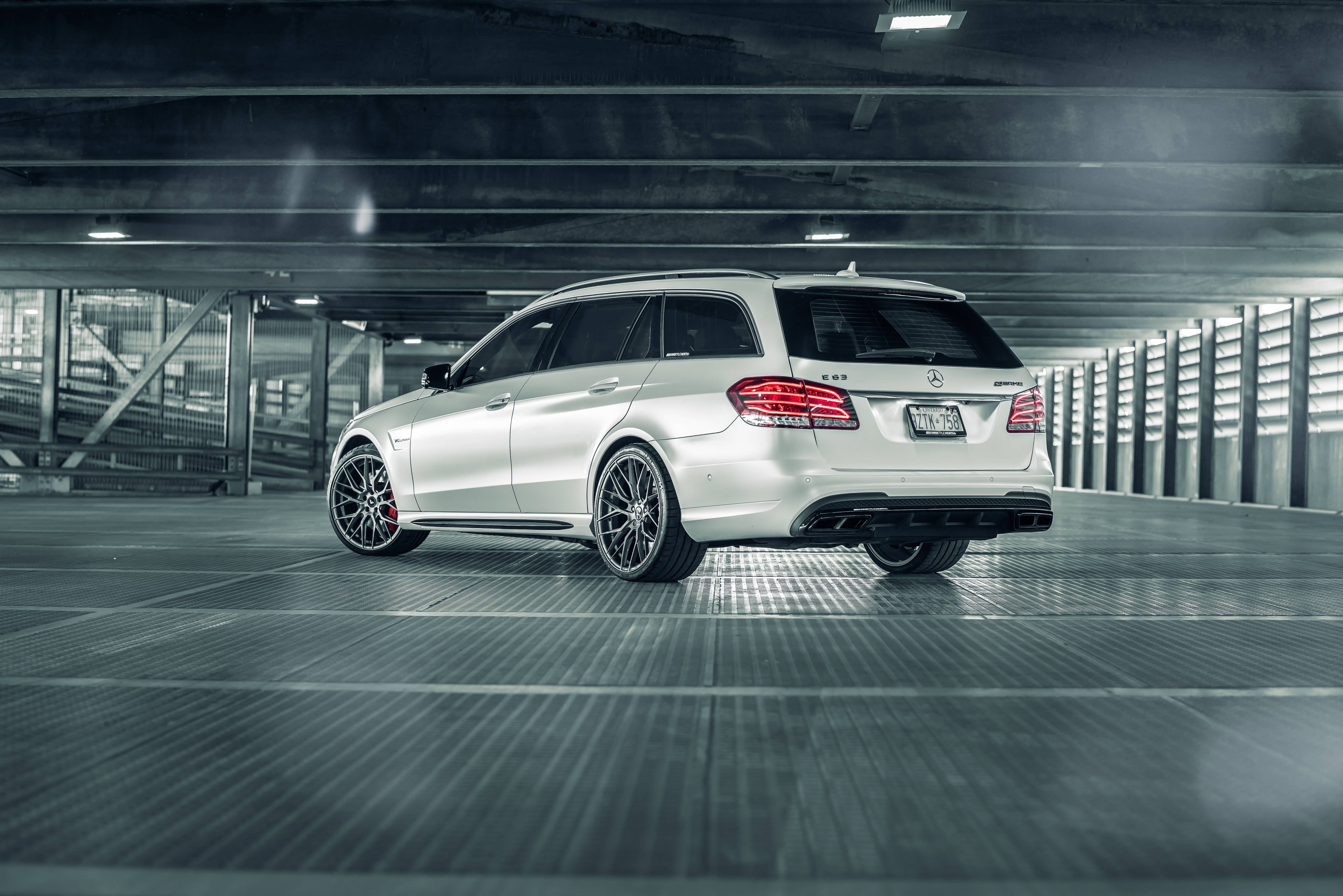 Roofline Spoiler with Light on White Mercedes E Class - Photo by Vorstiner