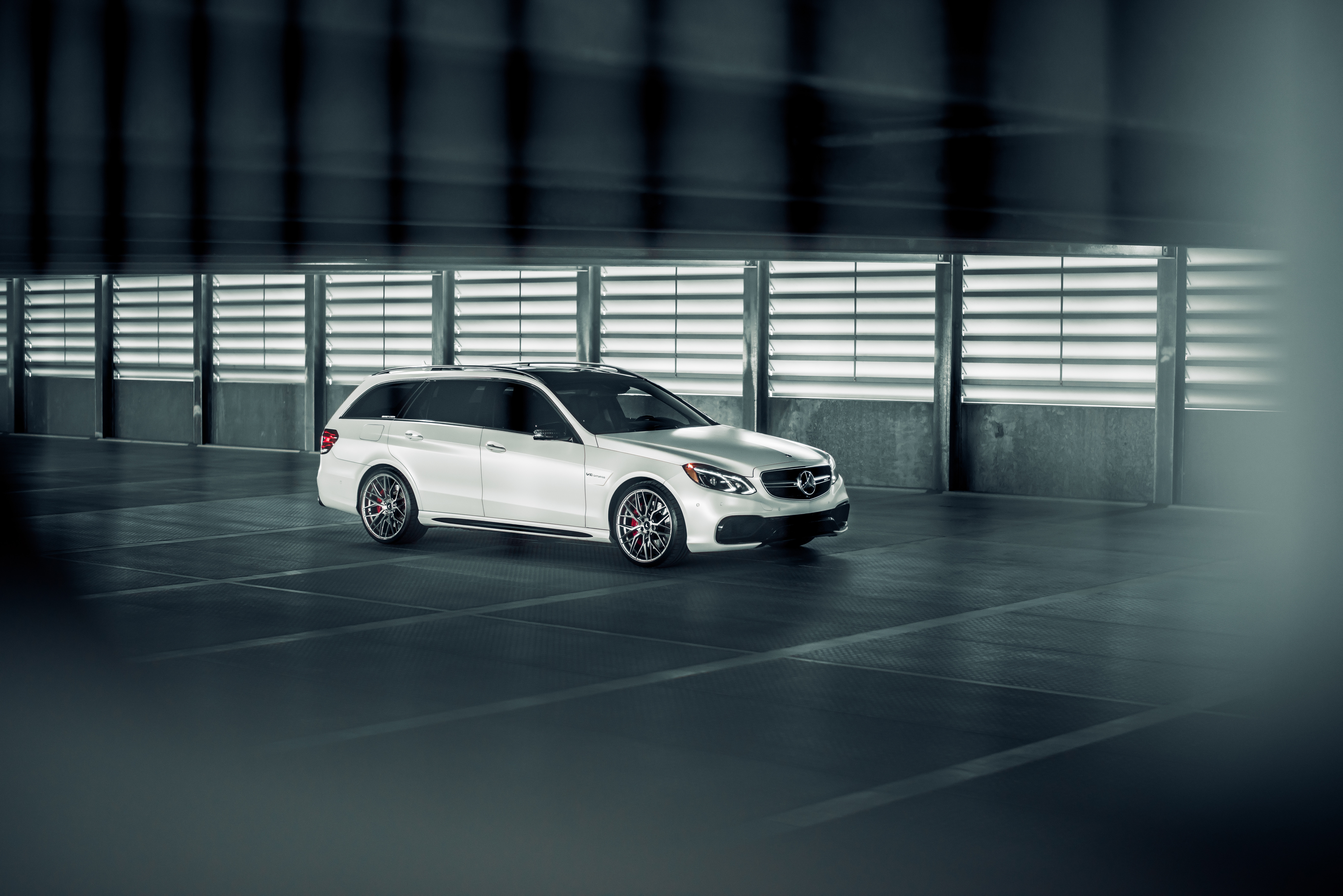 Custom White Mercedes E Class Side Skirts - Photo by Vorstiner