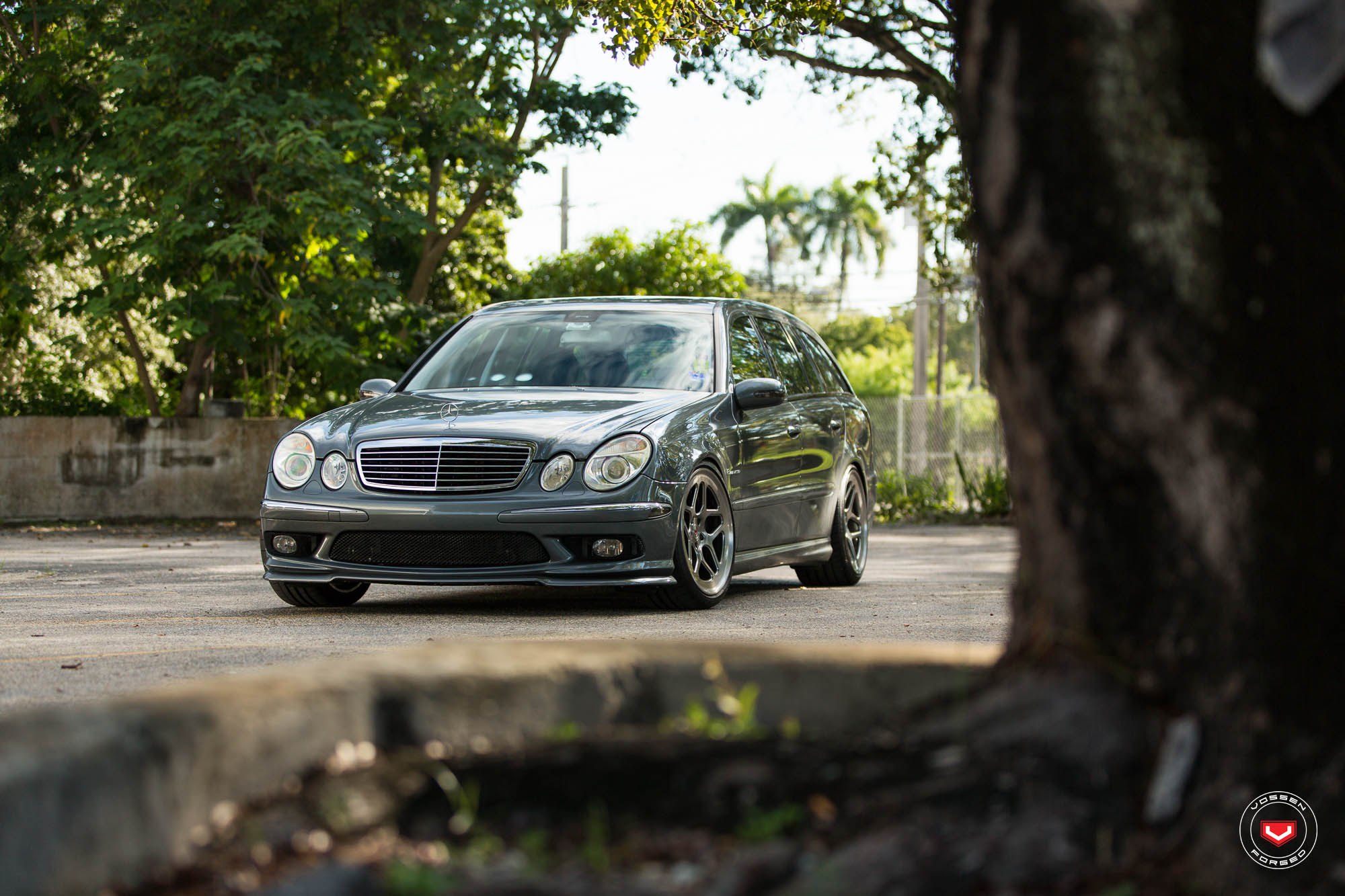 Mercedes e55 w211. Mercedes-Benz w211. E55 AMG. Мерседес w211 AMG. Mercedes e55 AMG w211.