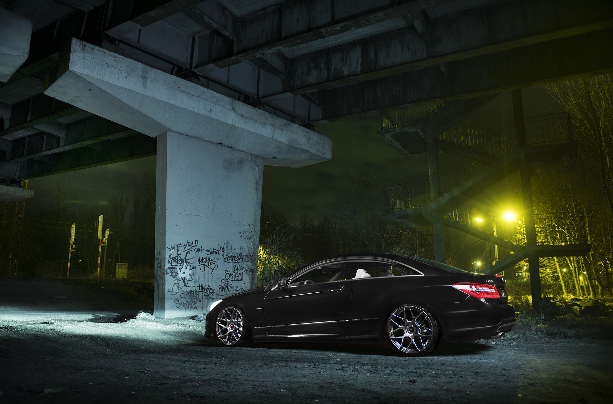 Aftermarket Rear Diffuser on Black Mercedes E Class - Photo by JR Wheels