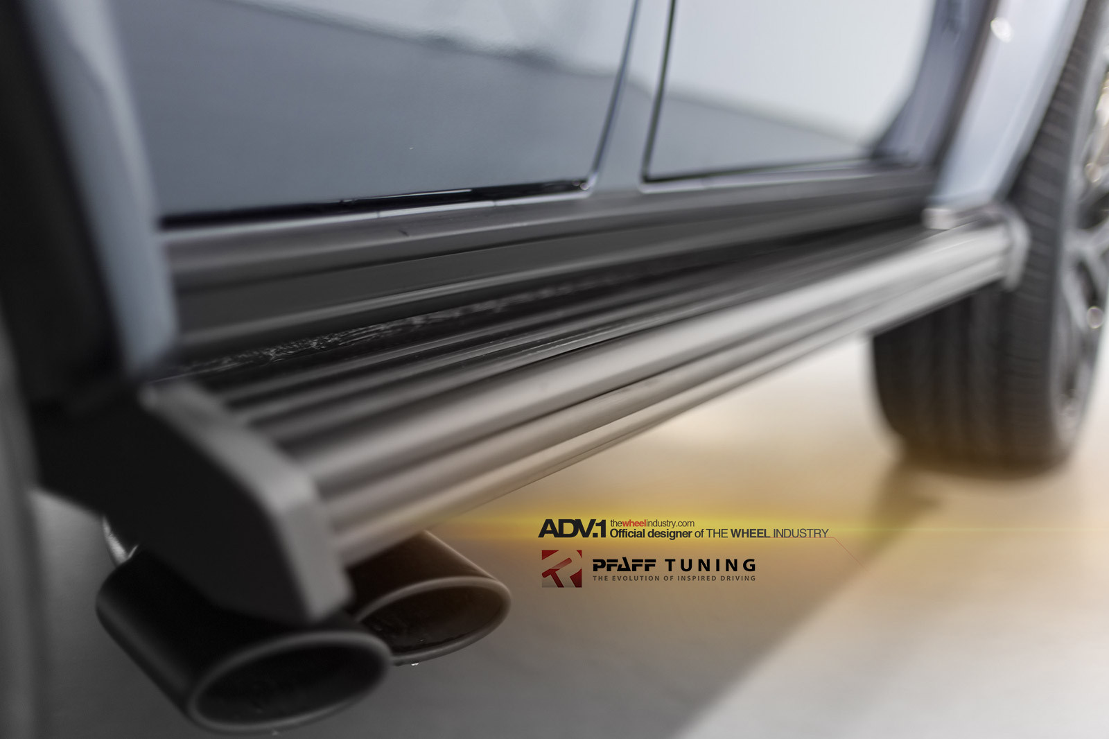 Black Running Boards on Mercedes G63 - Photo by ADV.1