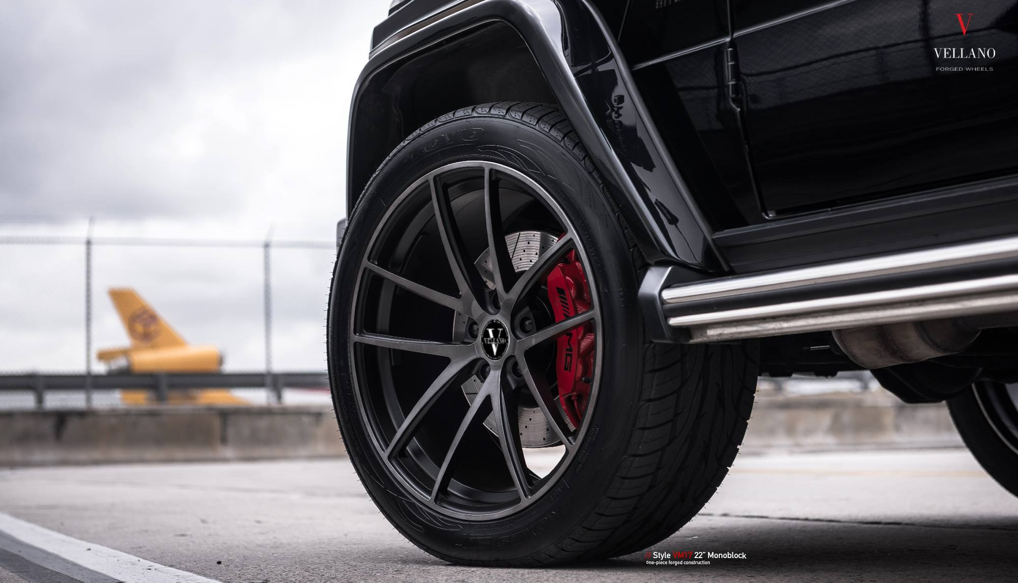 Black Mercedes G Class with 22 Inch Vellano Rims - Photo by Vellano