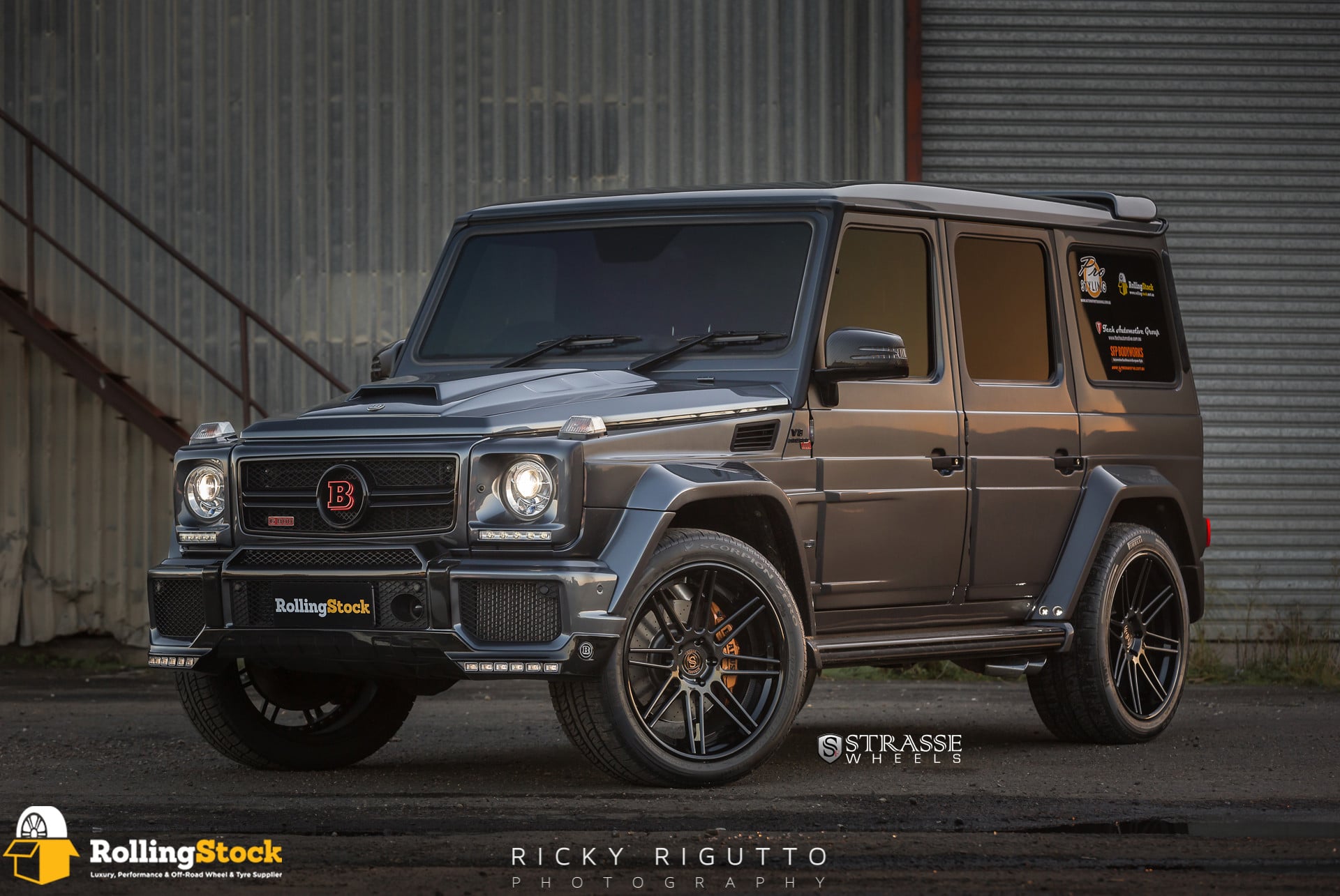 Gray Mercedes G-Class with Aftermarket Hood - Photo by Strasse Forged