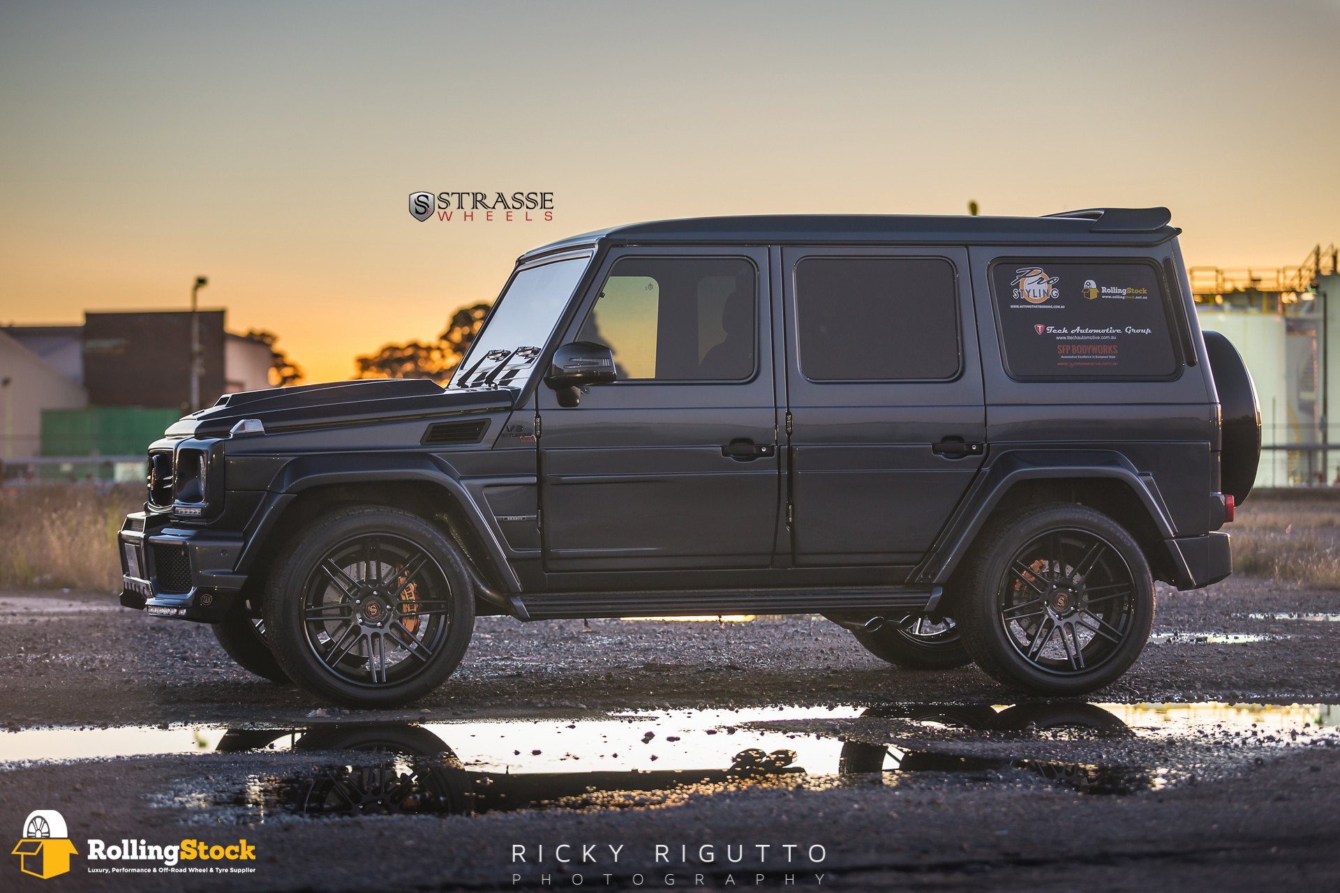 Aftermarket Running Boards on Gray Mercedes G-Class - Photo by Strasse Forged